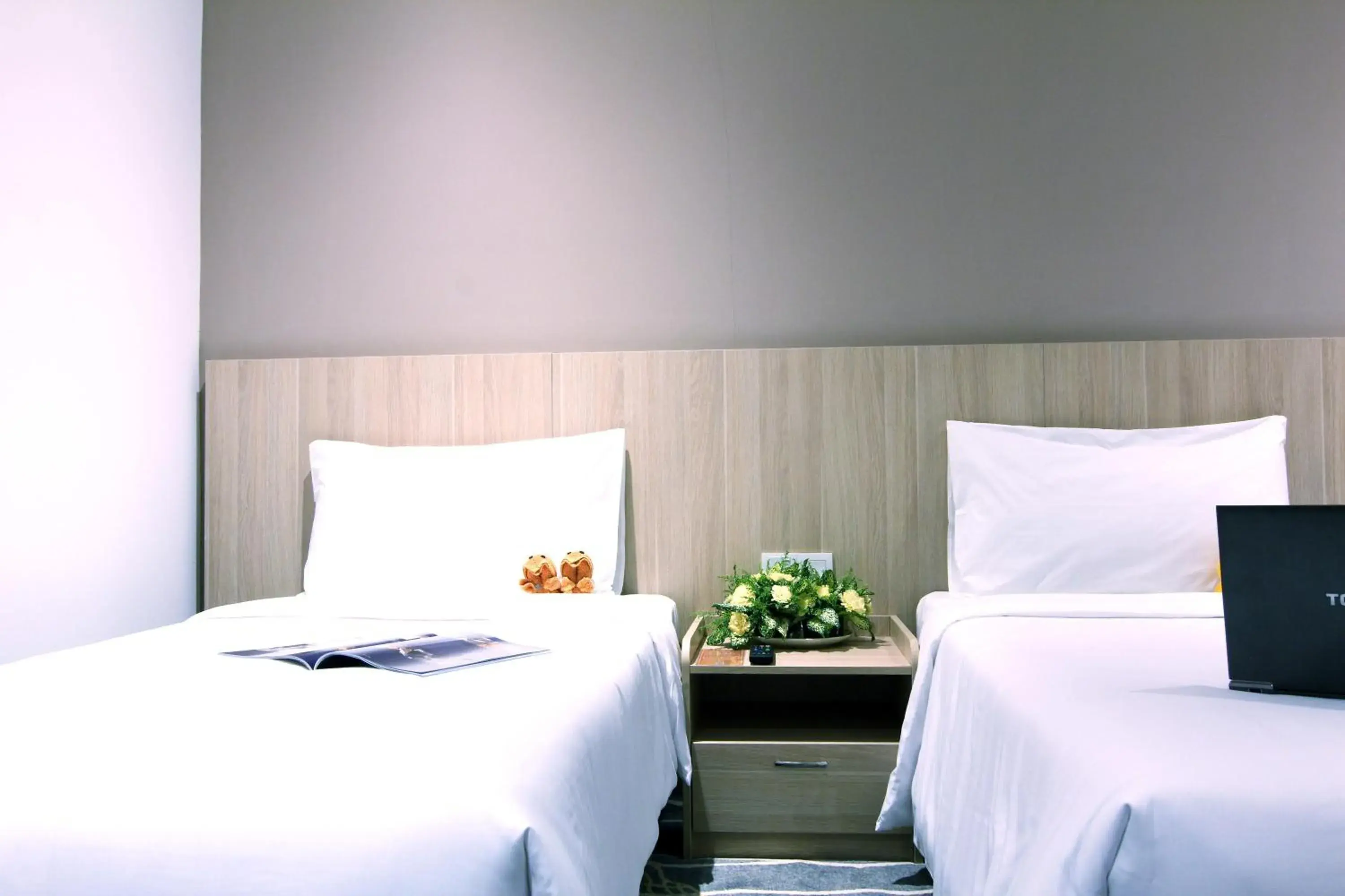 Standard Twin Room (No Window) in Pacific Express Hotel Chinatown Standard Twin Room (No Window) in Pacific Express Hotel Chinatown