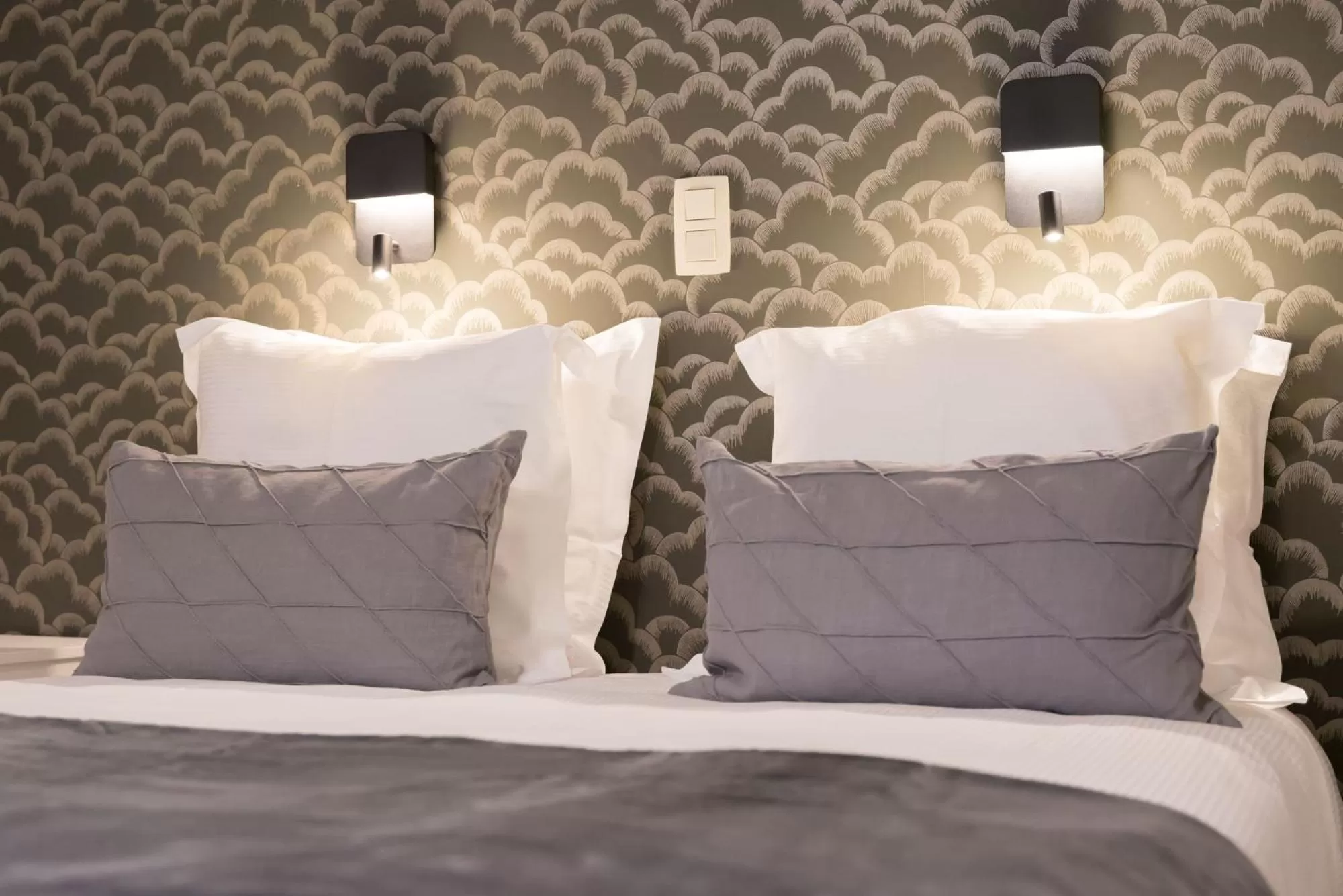 Bed in Hôtel Imperi'Ale