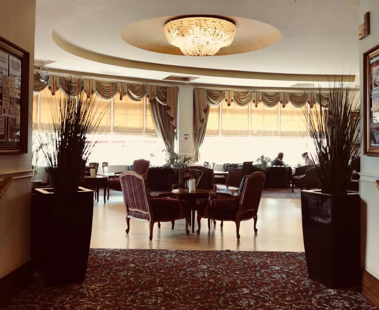 Lounge or bar in Royal Hotel