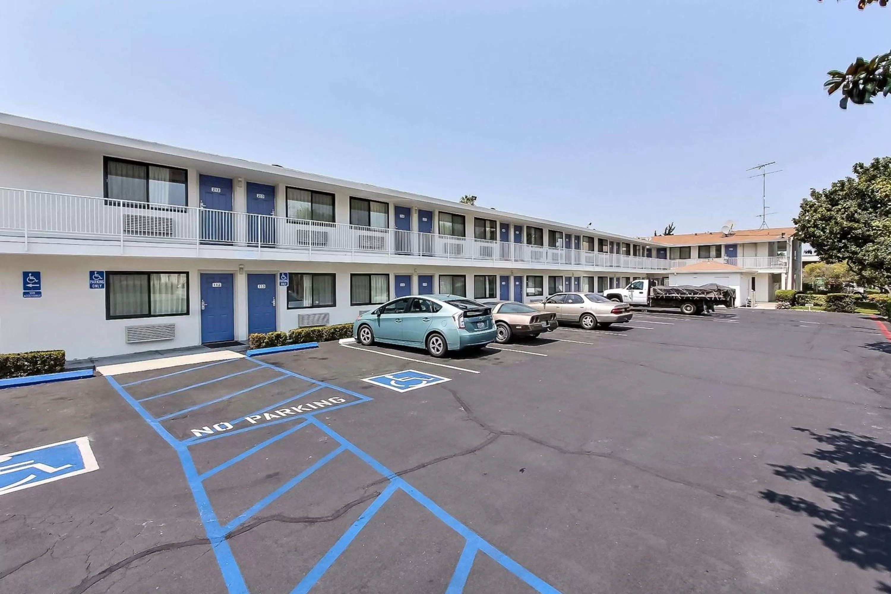 Property building in Motel 6-Sunnyvale, CA - South