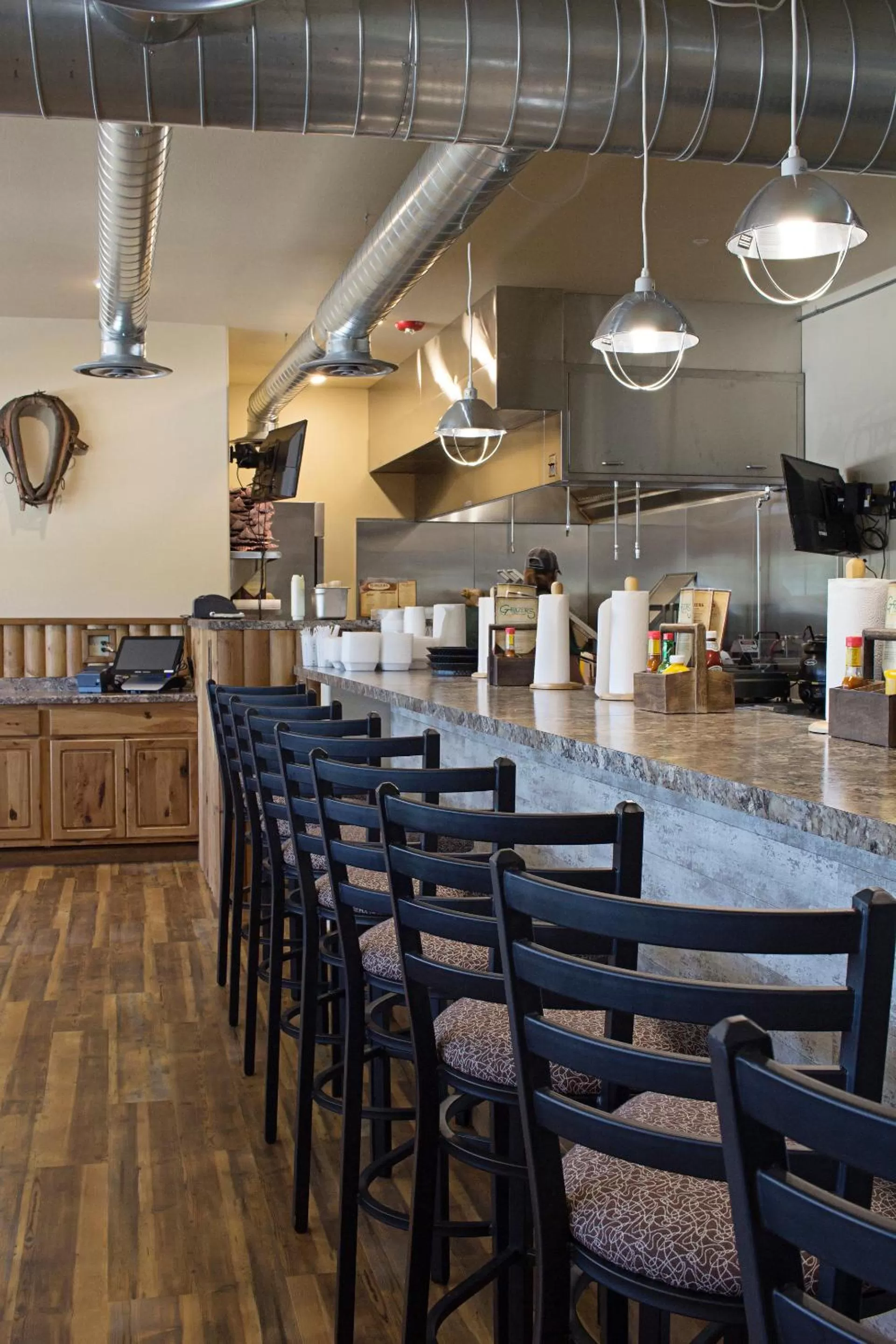 Restaurant/Places to Eat in Newcastle Lodge & Convention Center