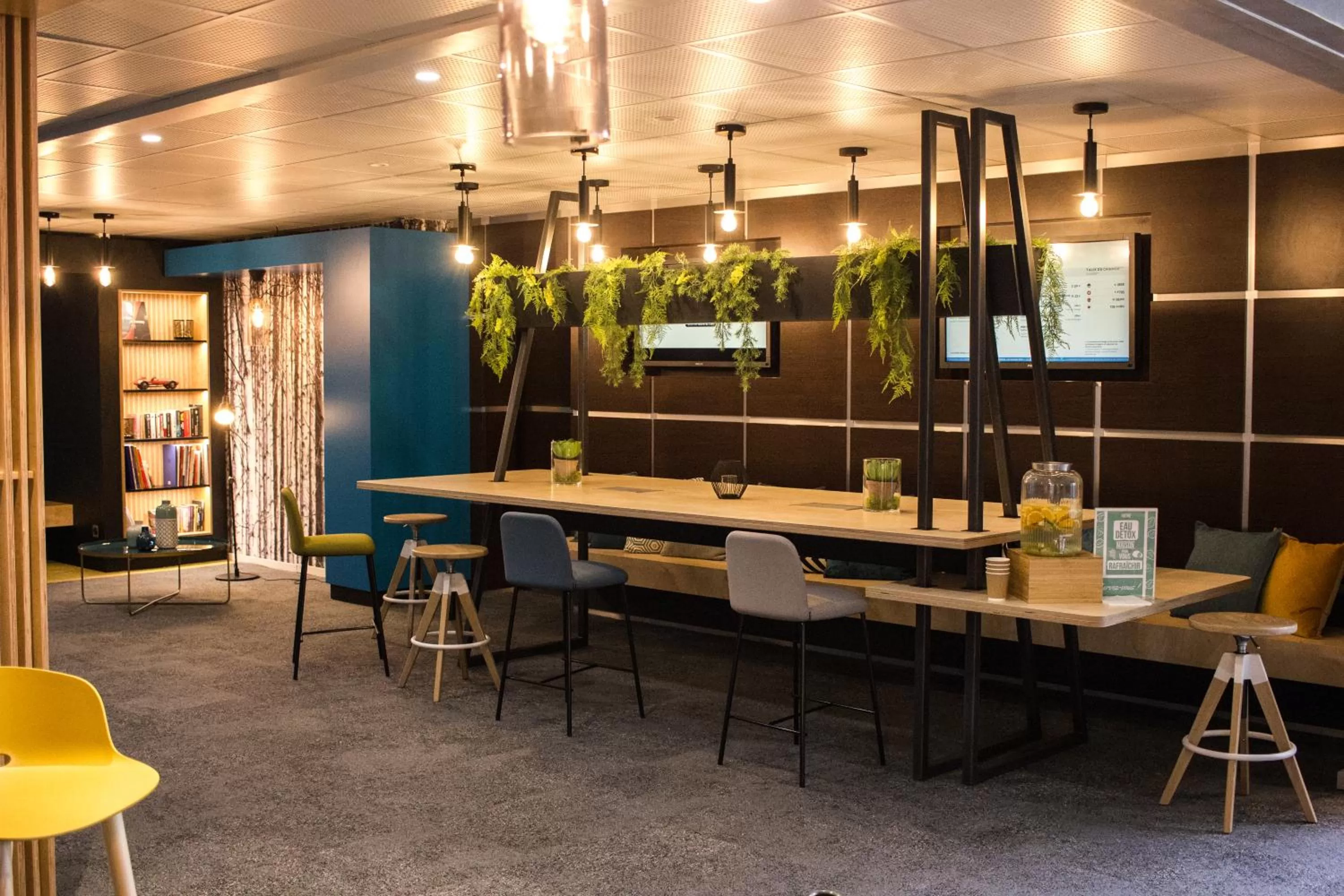 Living room in Novotel Le Mans