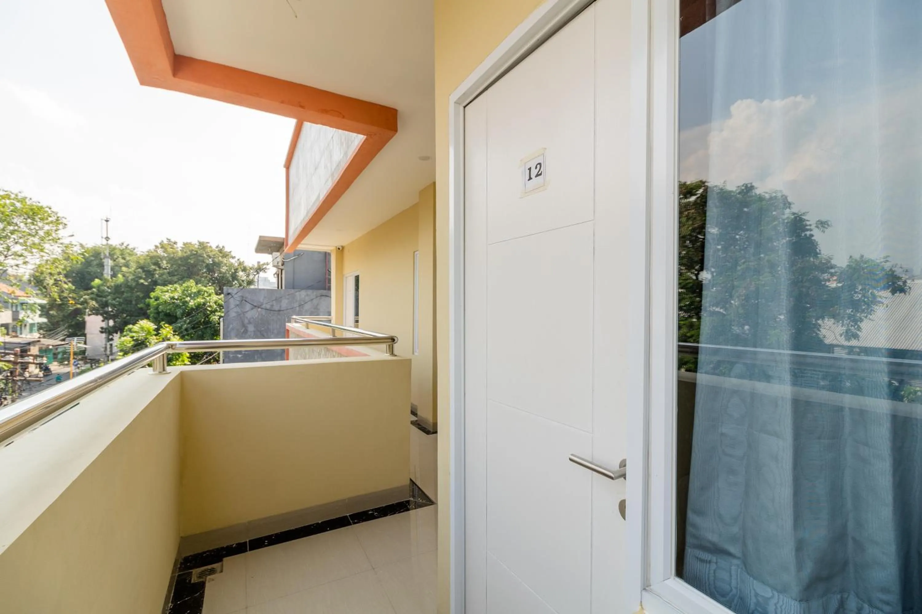 Balcony/Terrace in RedDoorz near Plaza Atrium Senen