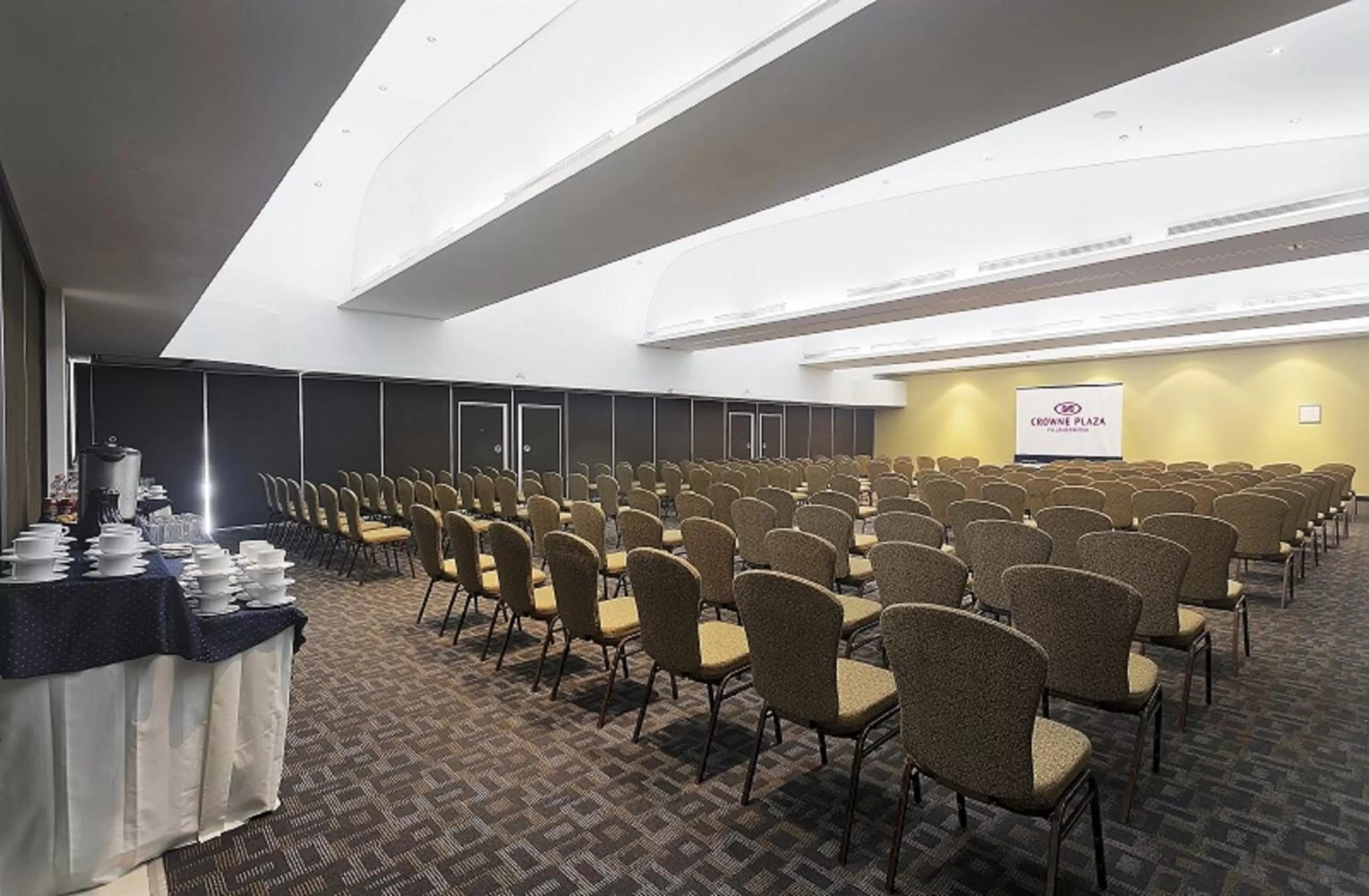 Meeting/conference room in Crowne Plaza Villahermosa by IHG