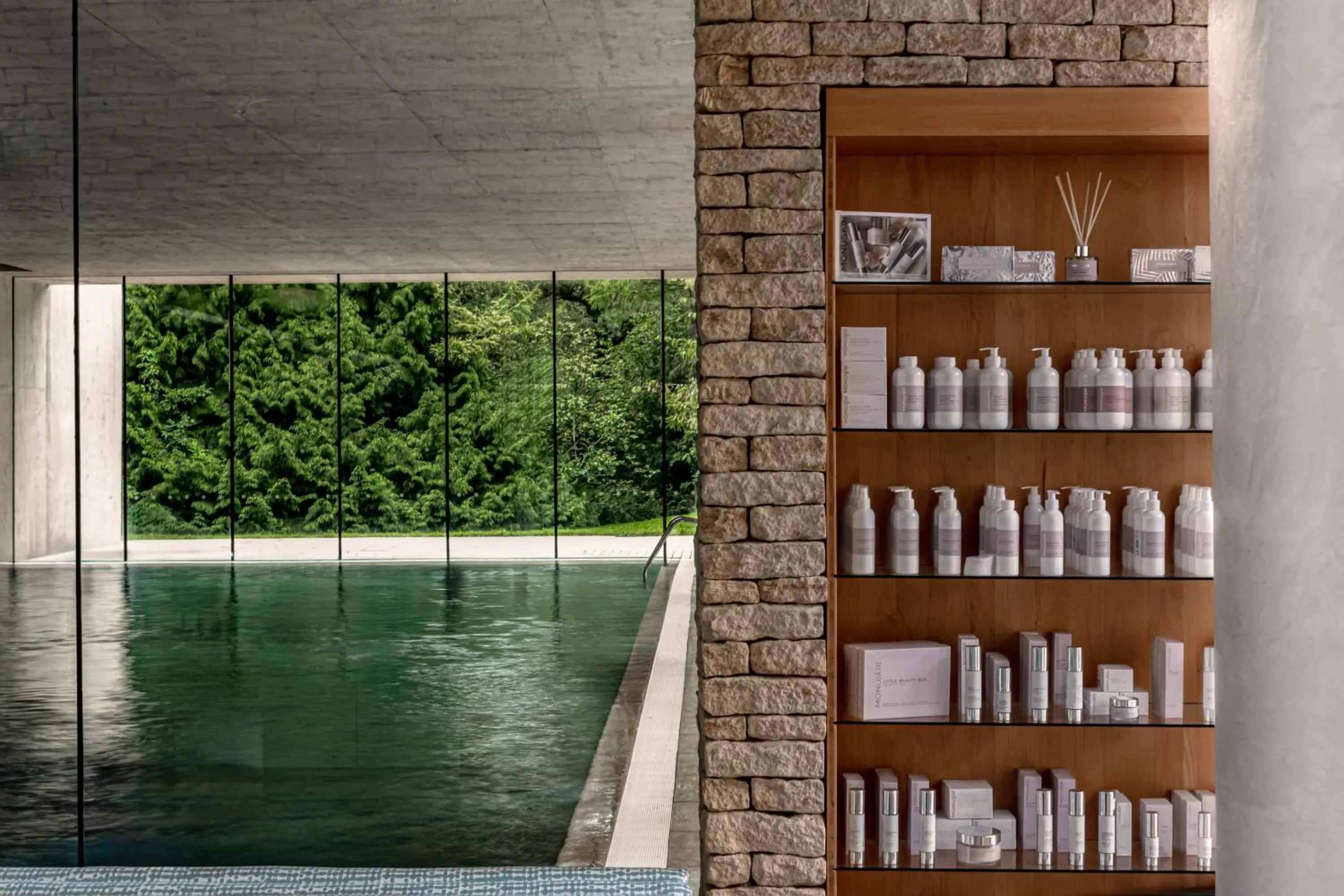 Spa and wellness centre/facilities in Cowley Manor Experimental