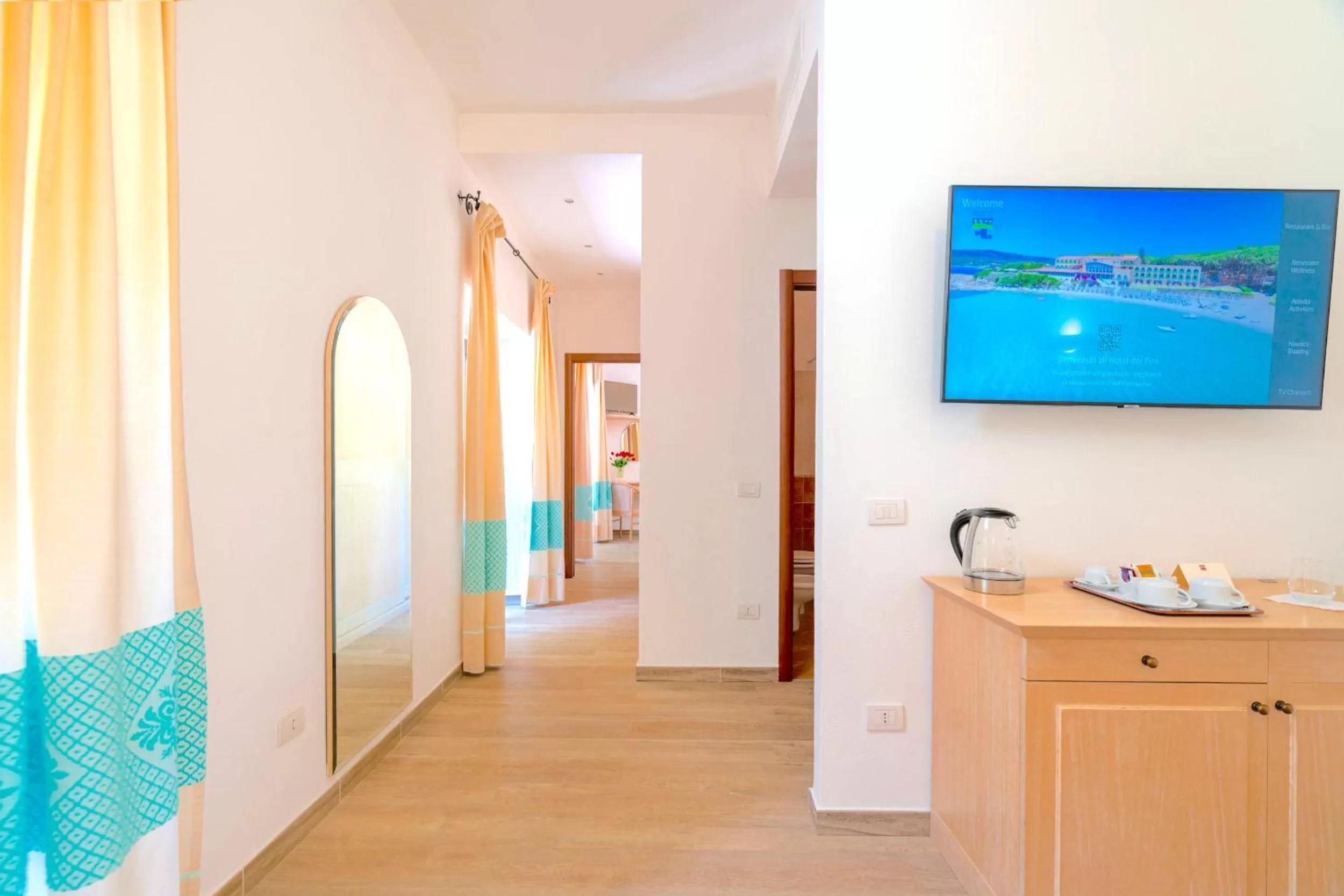 TV and multimedia in Hotel Dei Pini