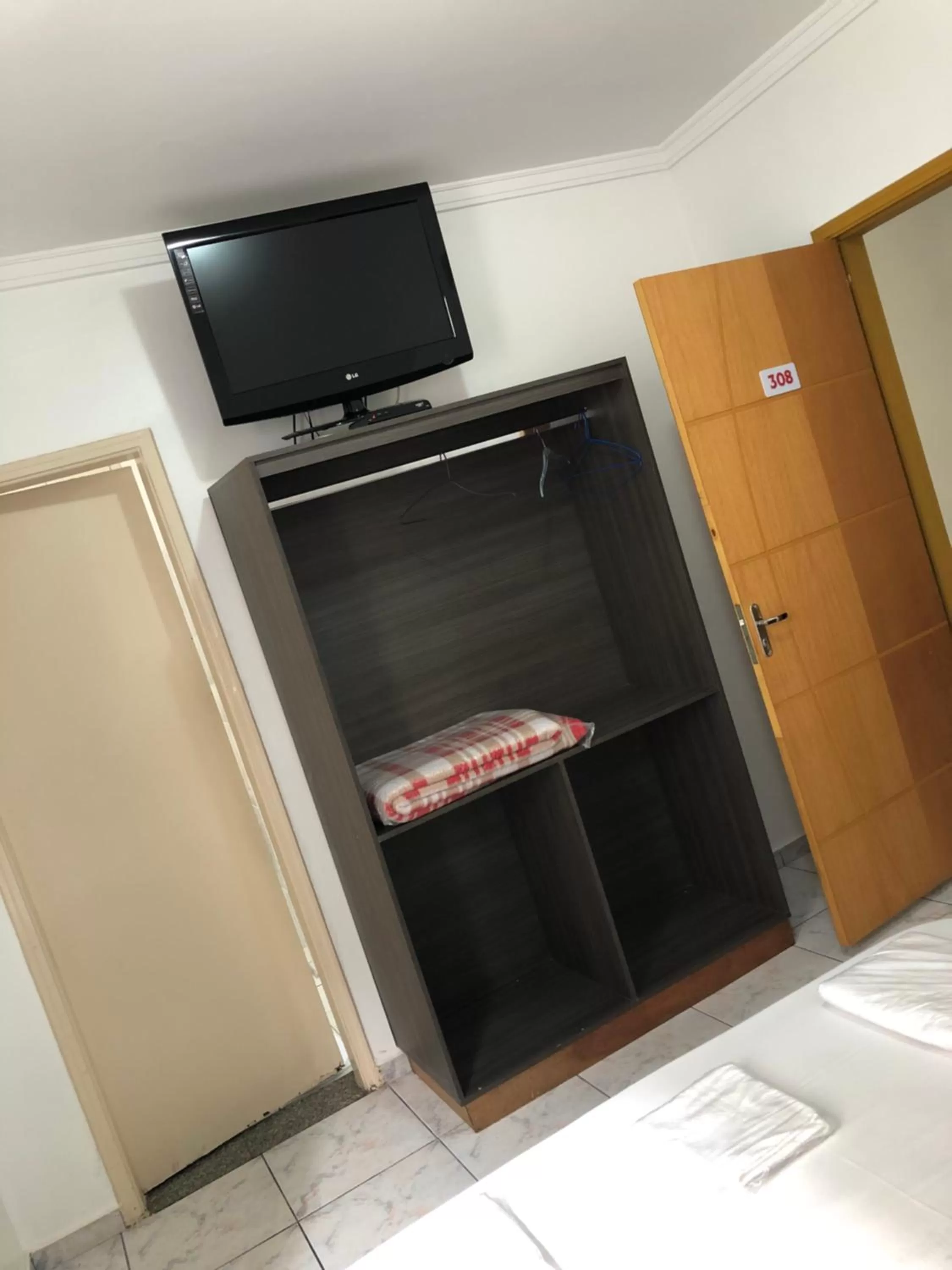 TV and multimedia in Center Plaza Hotel