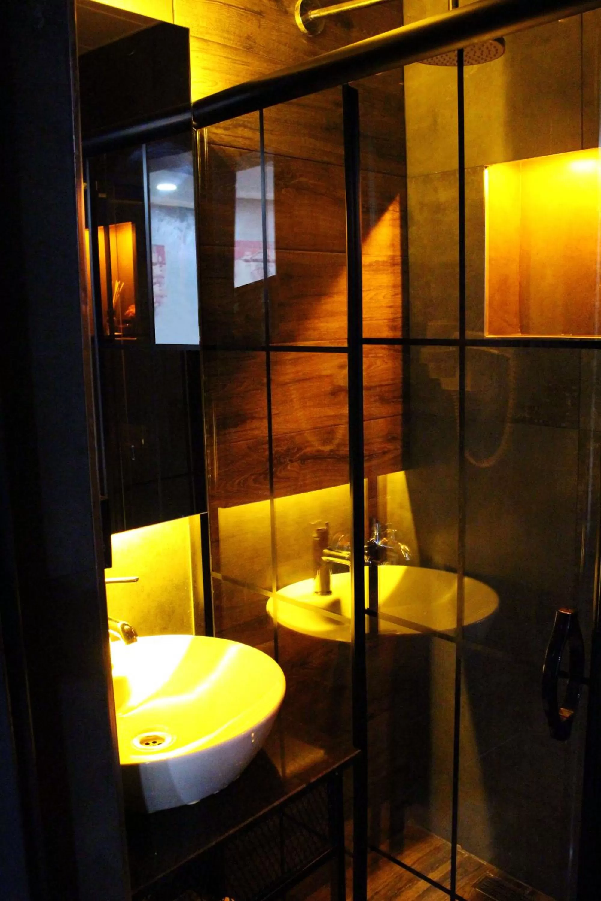 Shower in Istanbul Fair Hotel