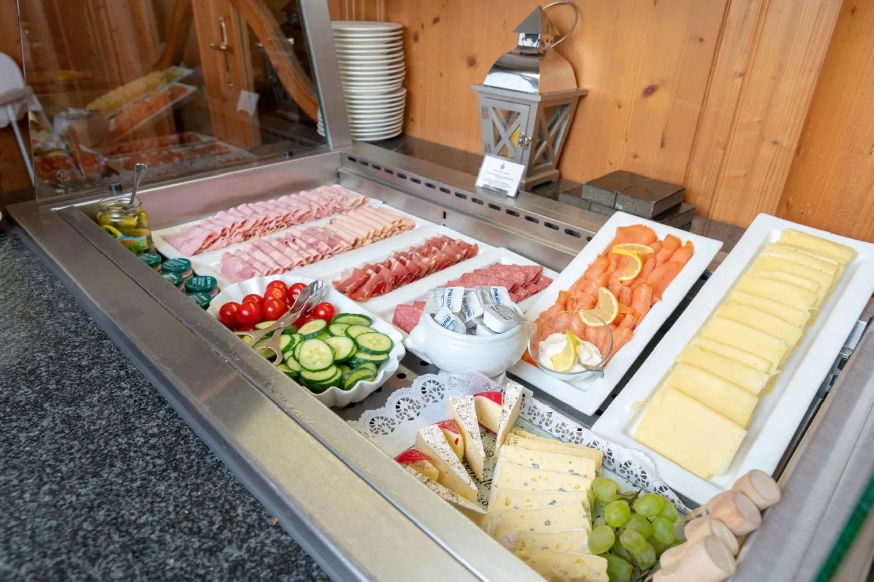 Buffet breakfast in Hotel Lechnerhof Unterföhring