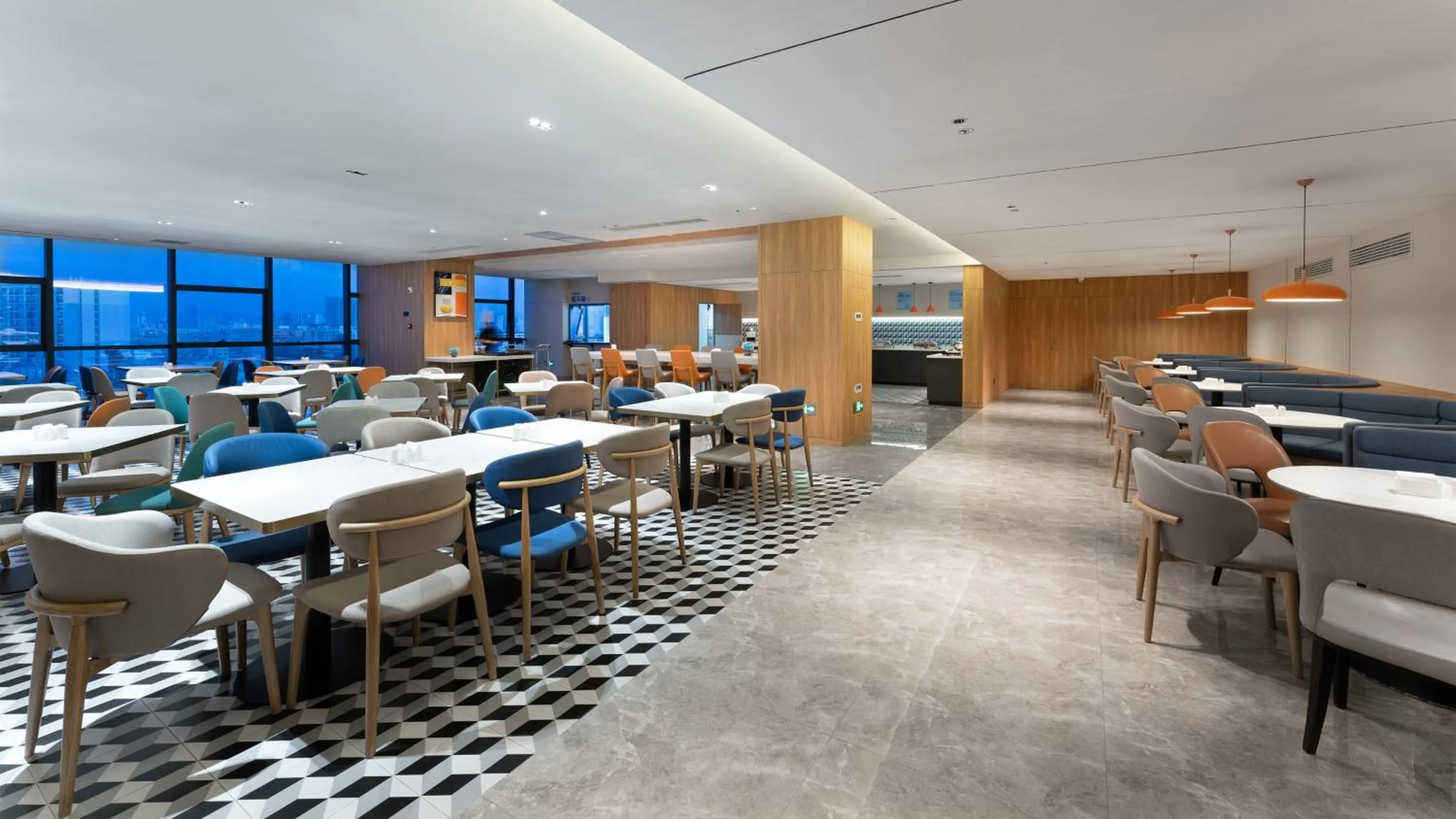 Restaurant/places to eat in Holiday Inn Express Kunming Panlong by IHG