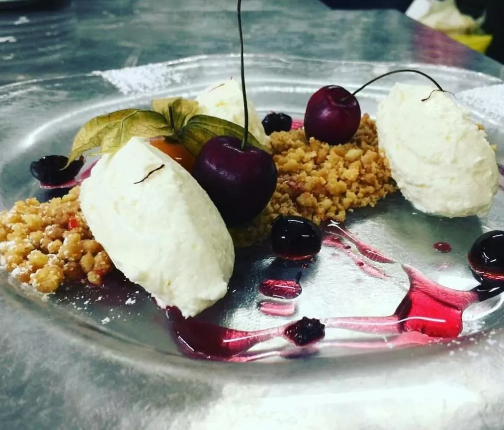 Restaurant/places to eat, Food in Castello Di Pavone