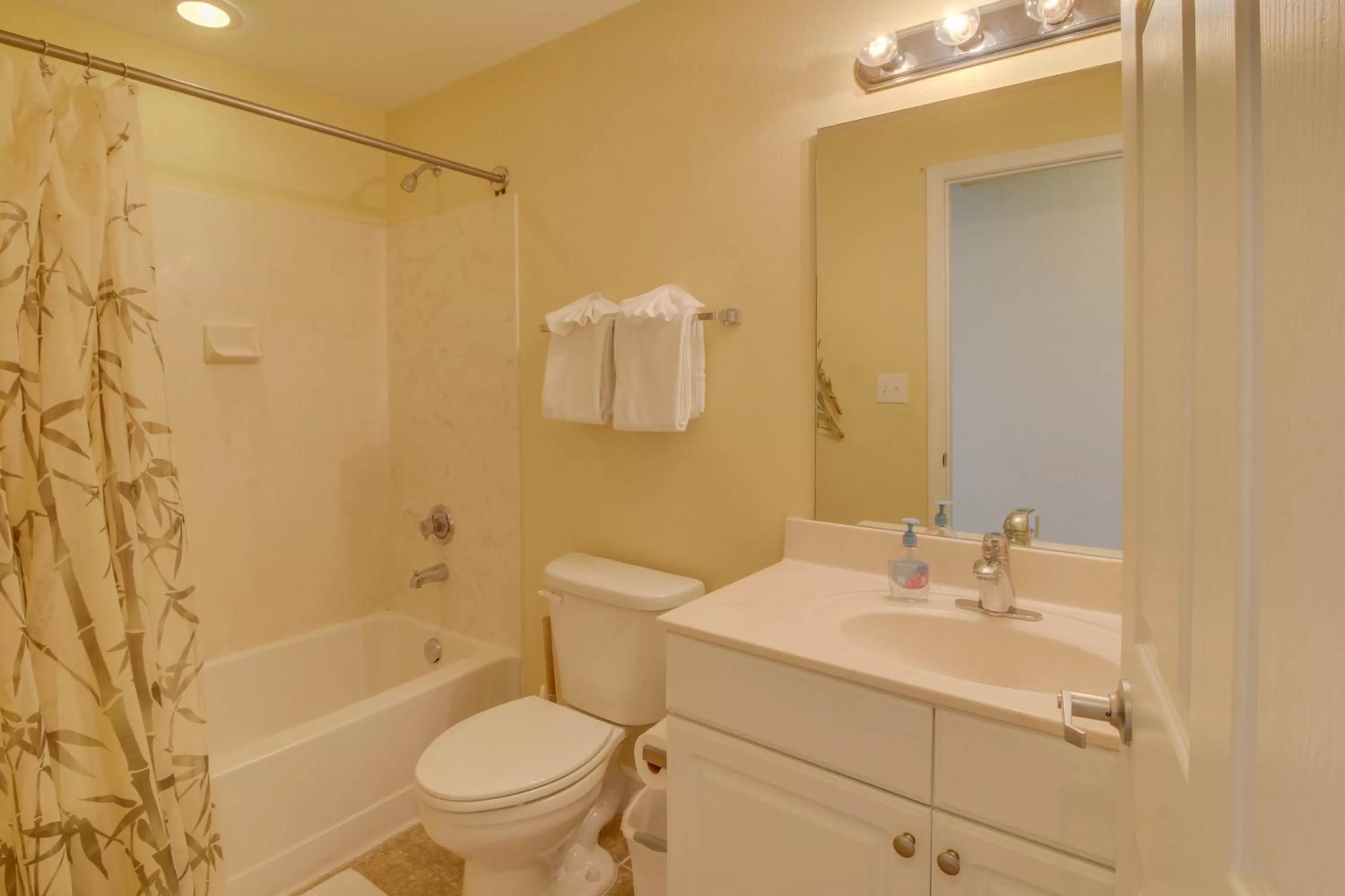 Bathroom in Tidewater Beach Resort 1204