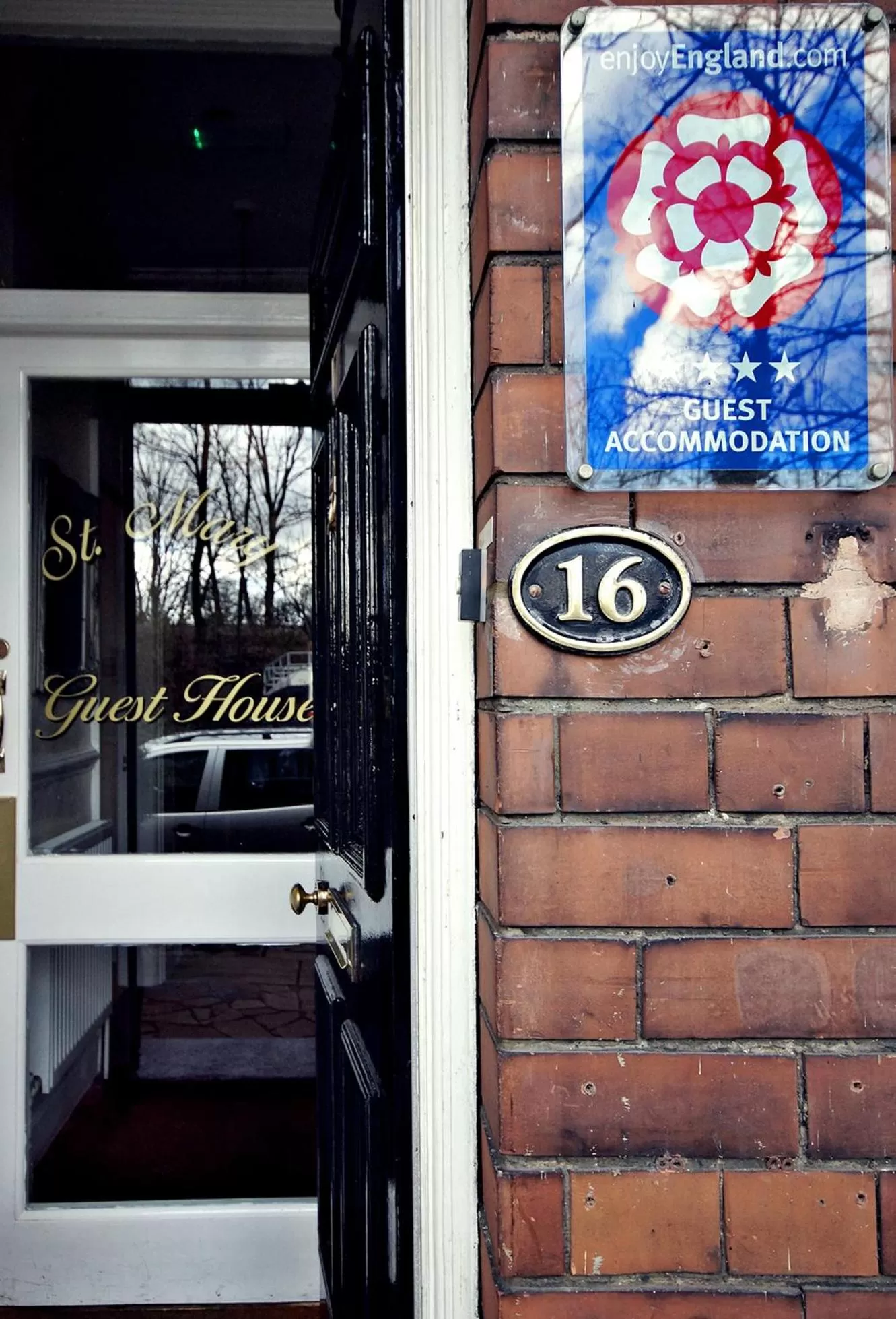Facade/entrance in St Marys Guest House