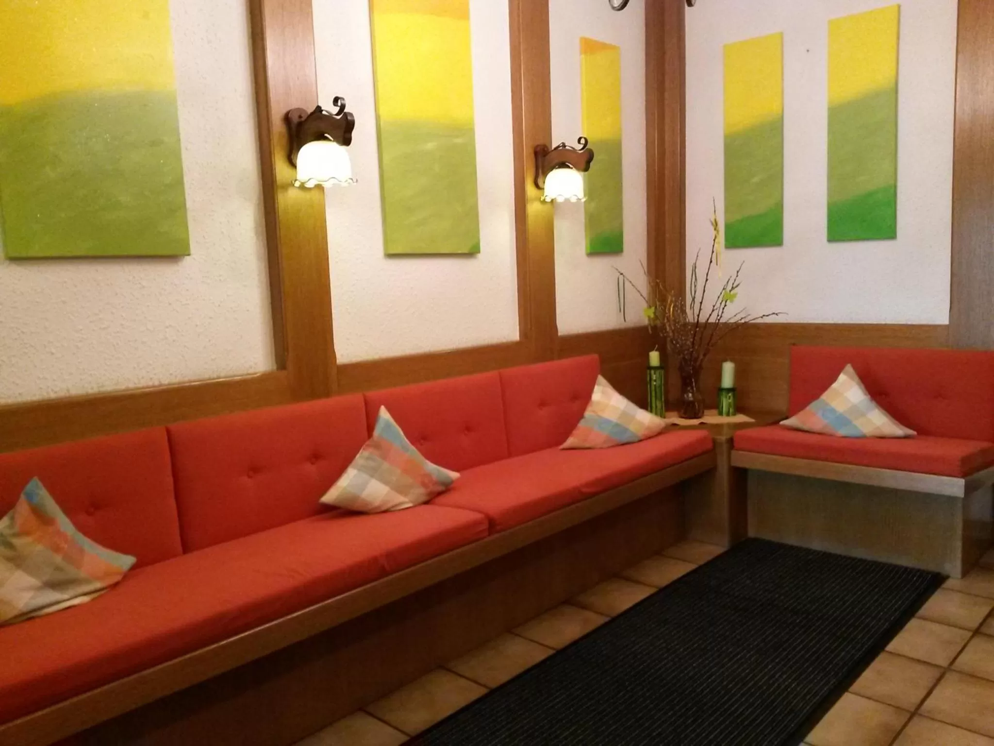 Communal lounge/ TV room in Kurhotel Anders