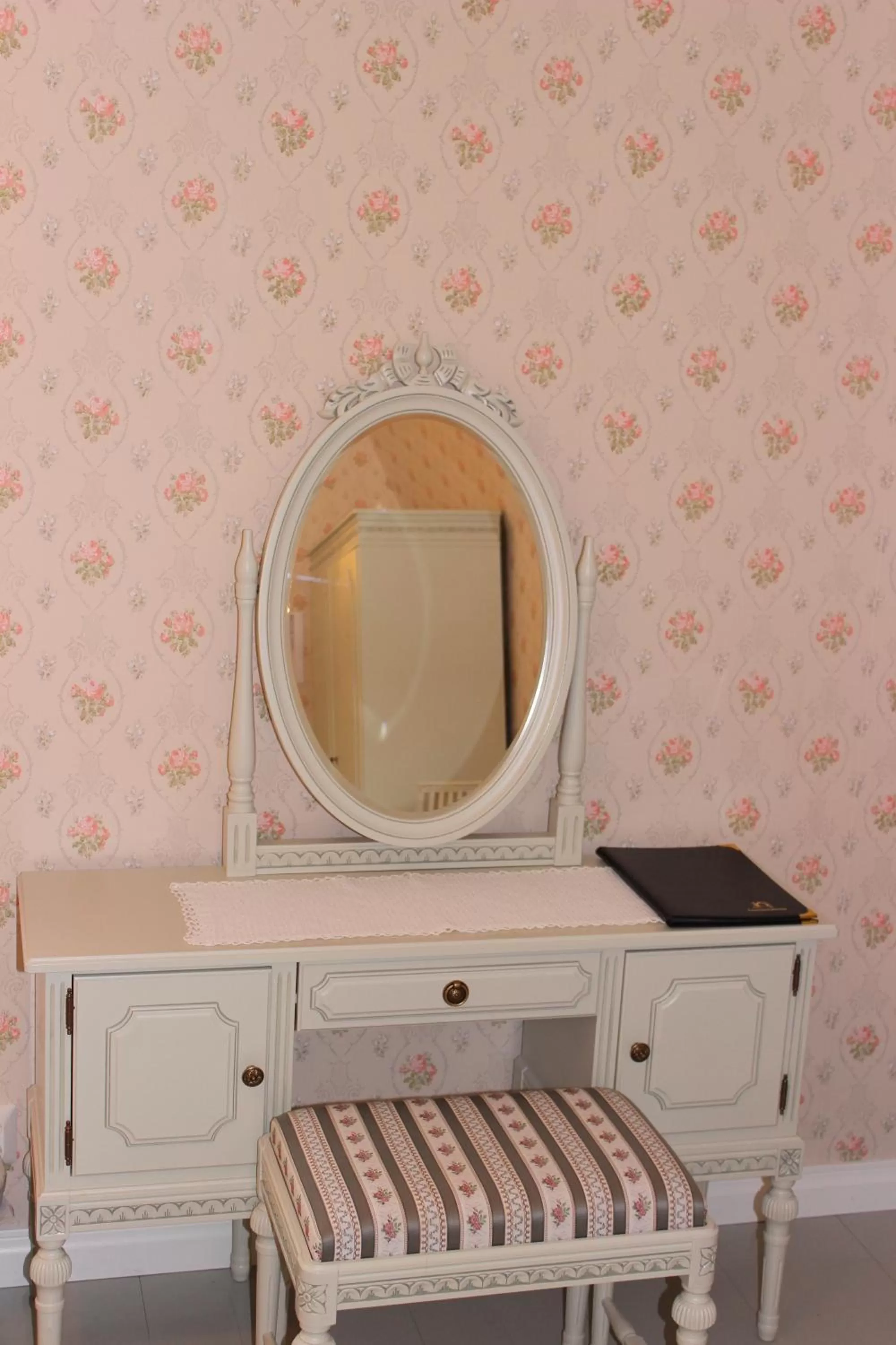 Decorative detail in B&B Lomamokkila