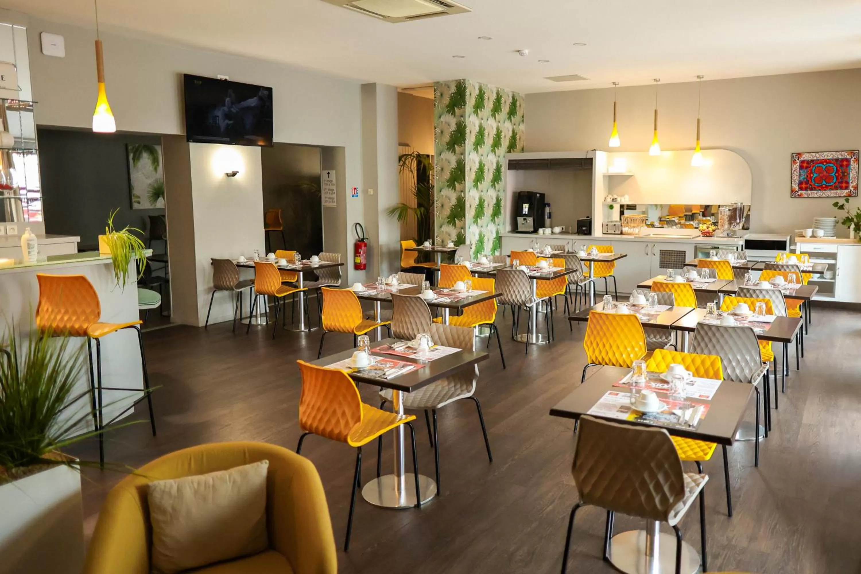 Restaurant/places to eat in HÔTEL LE CHAPON FIN