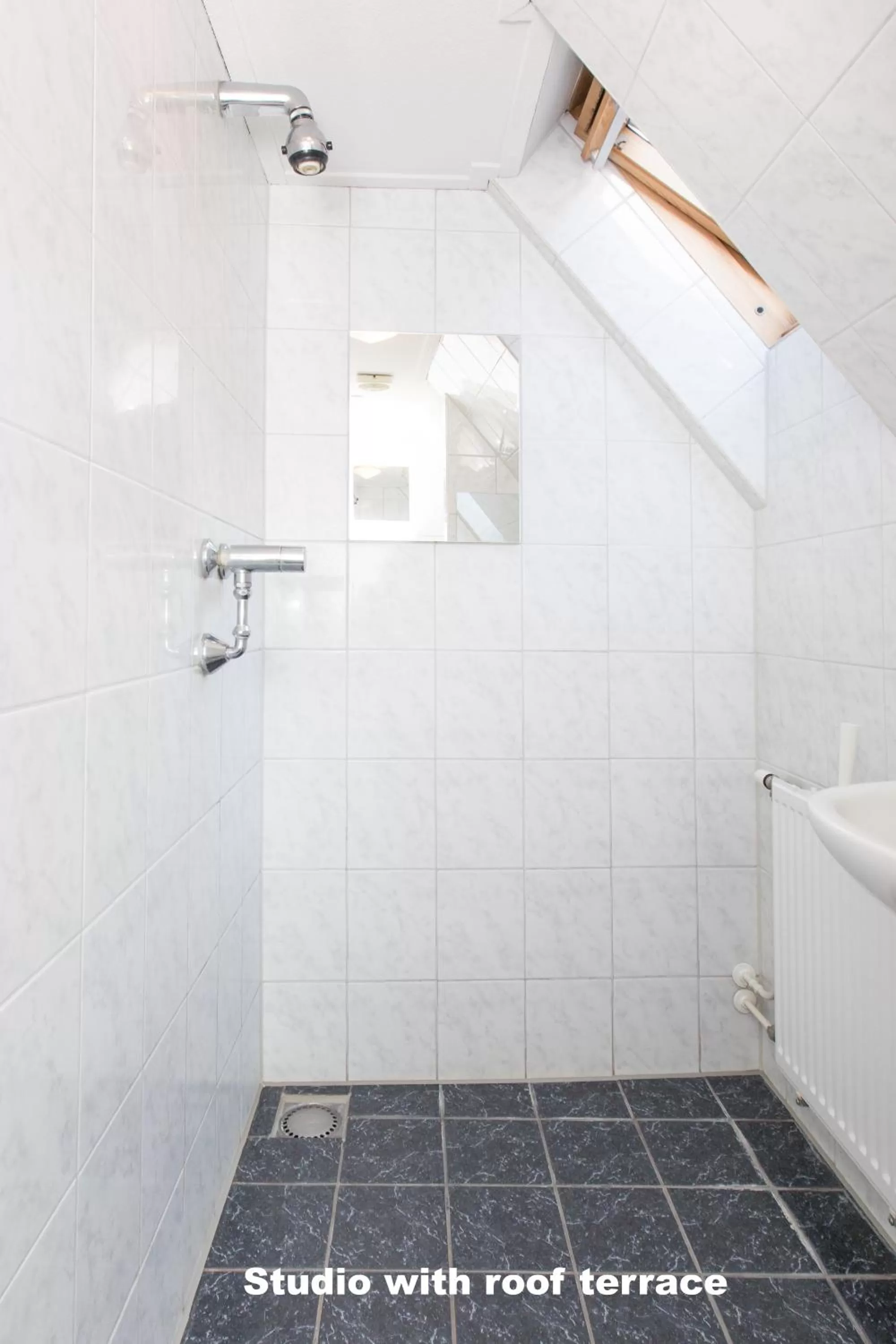 Bathroom in Hotel de Vischpoorte, centrum Deventer en aan de IJssel