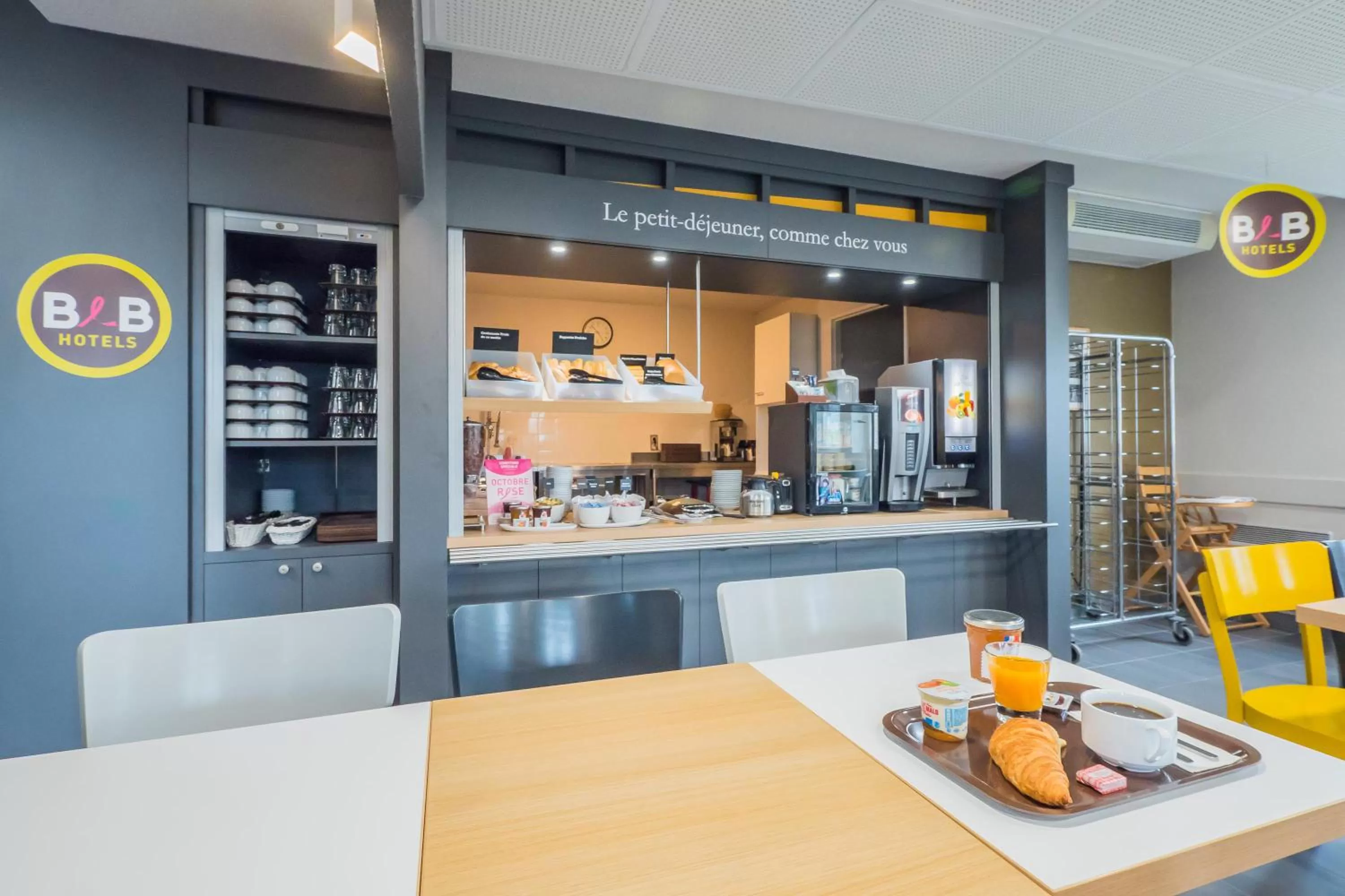 Buffet breakfast in B&B HOTEL Angers 2 Université