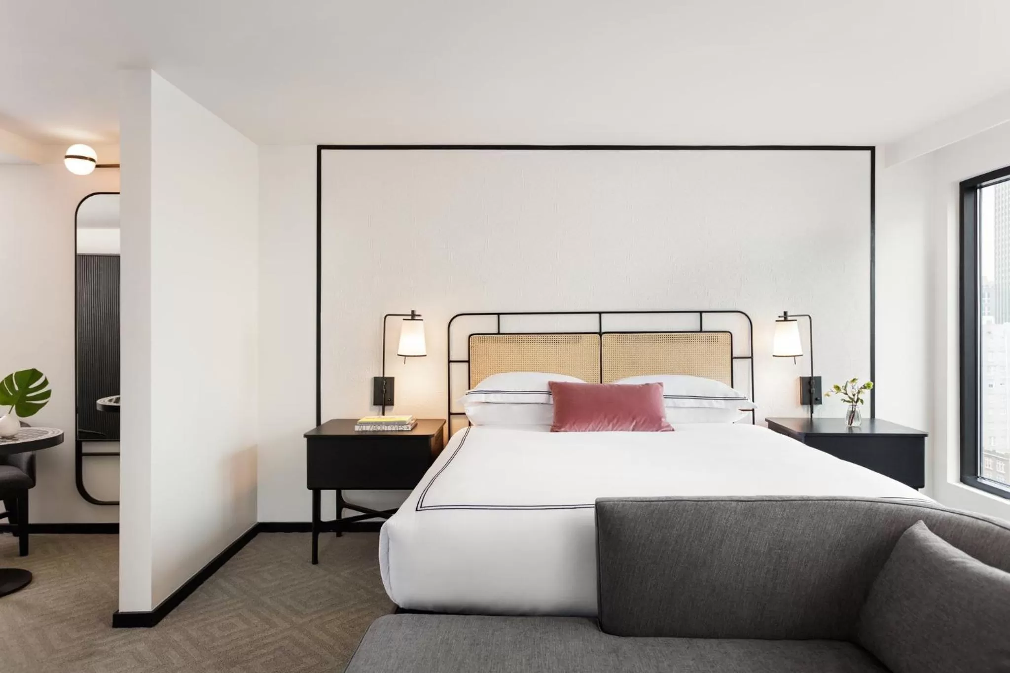 Photo of the whole room, Bed in Kimpton Hotel Fontenot by IHG