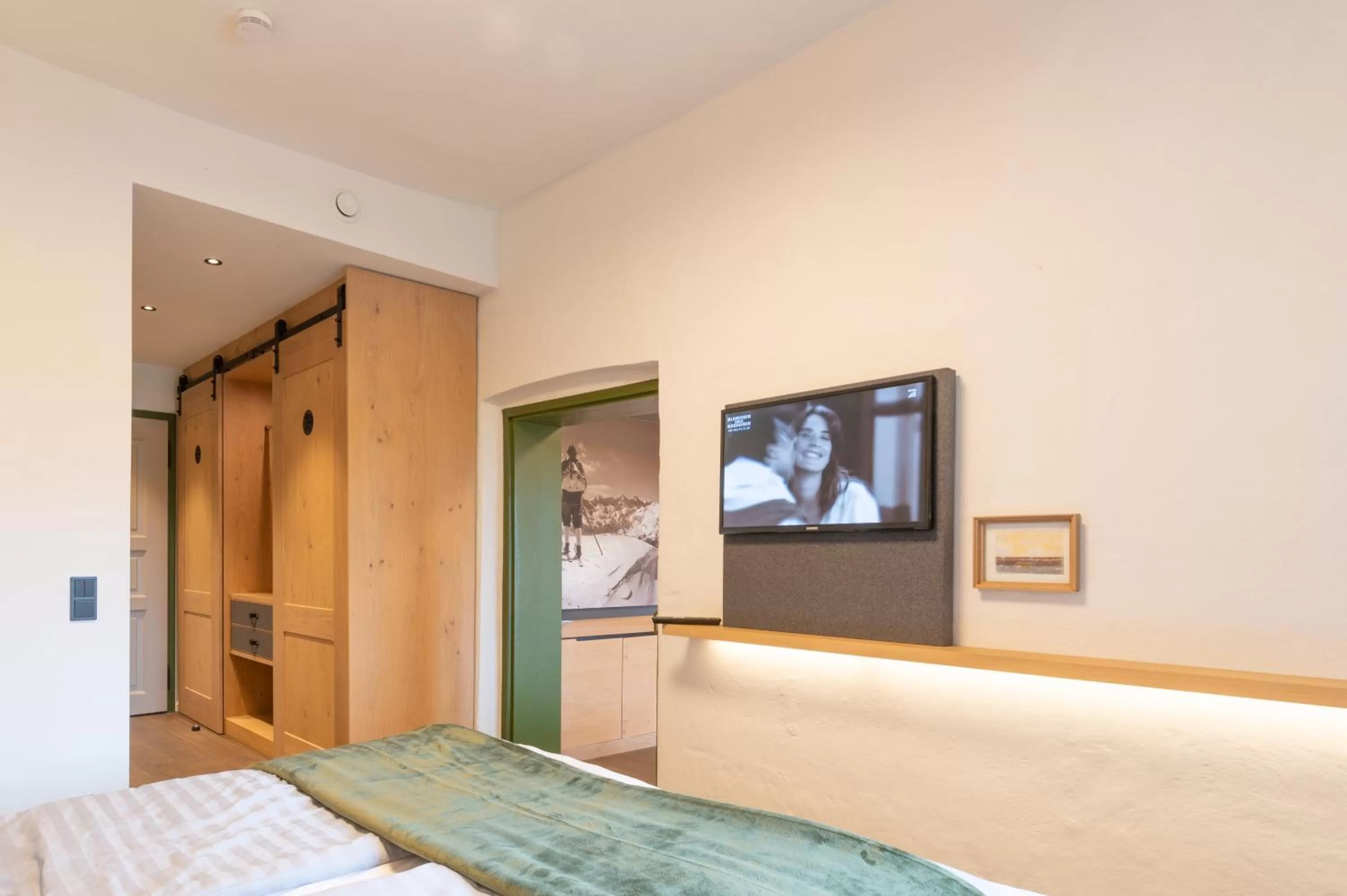 Bed in LANDHOTEL ALTE ZOLLSTATION- Historical Building