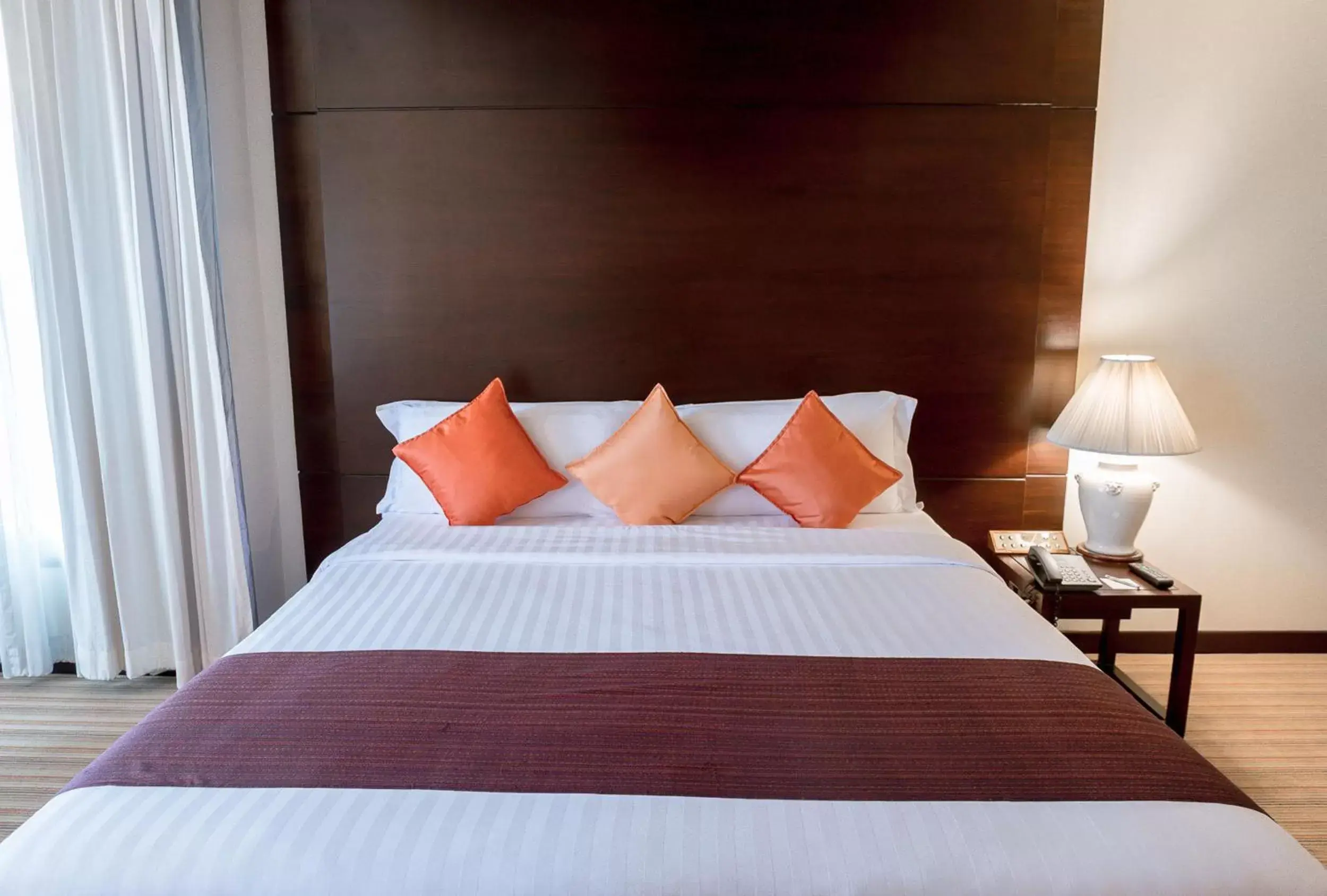 Suite with River View in The Royal River Hotel Suite with River View in The Royal River Hotel