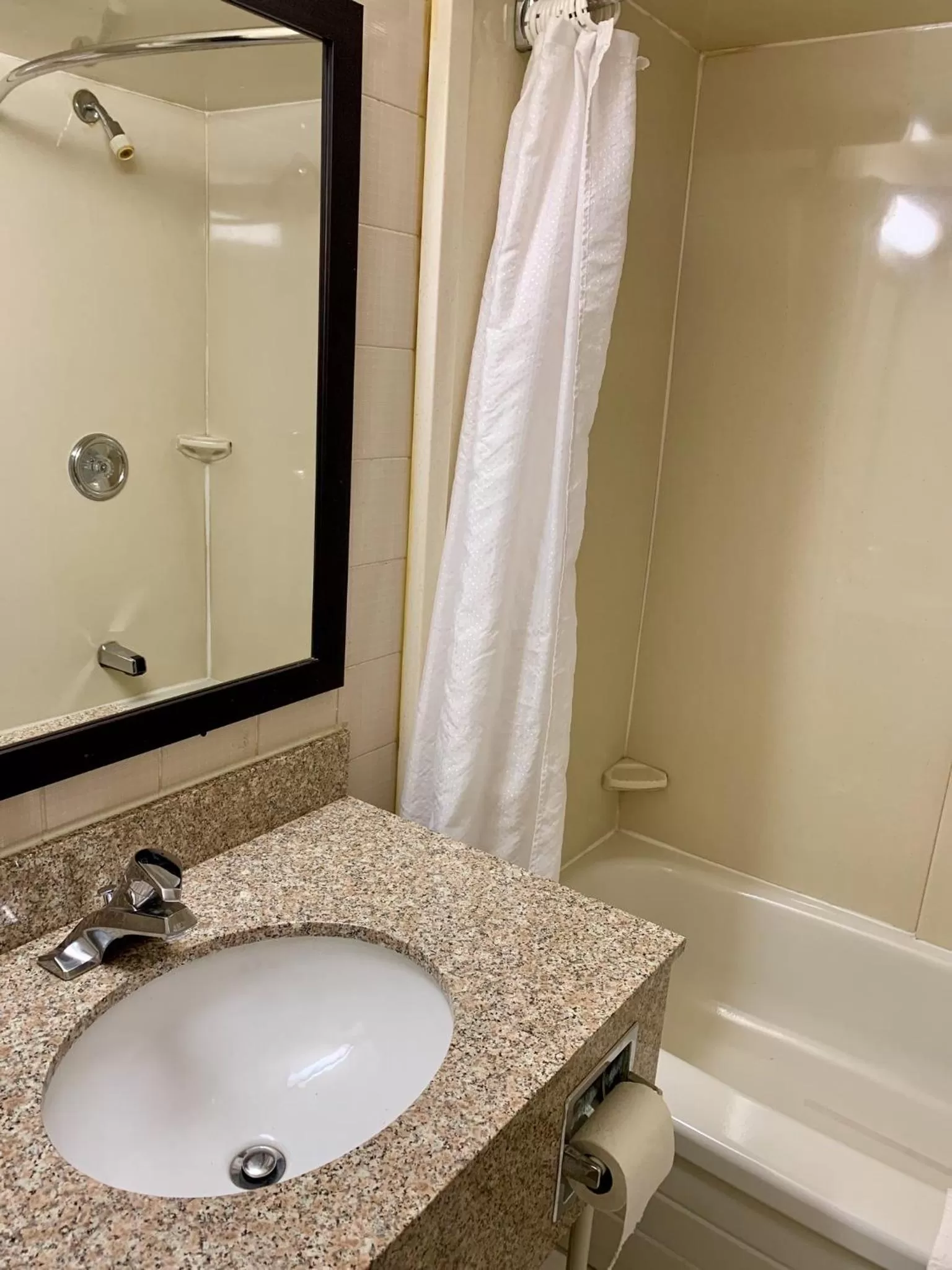 Shower in Super 5 Inn