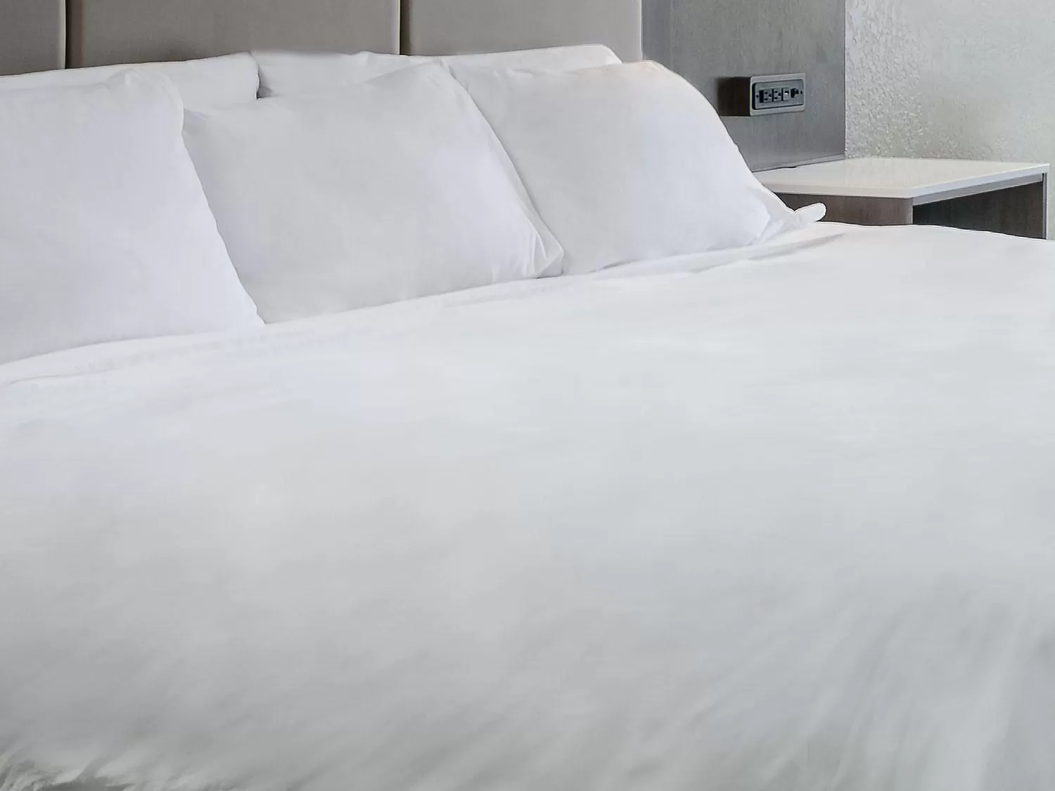 Bed in Radisson Kingswood Hotel & Suites, Fredericton