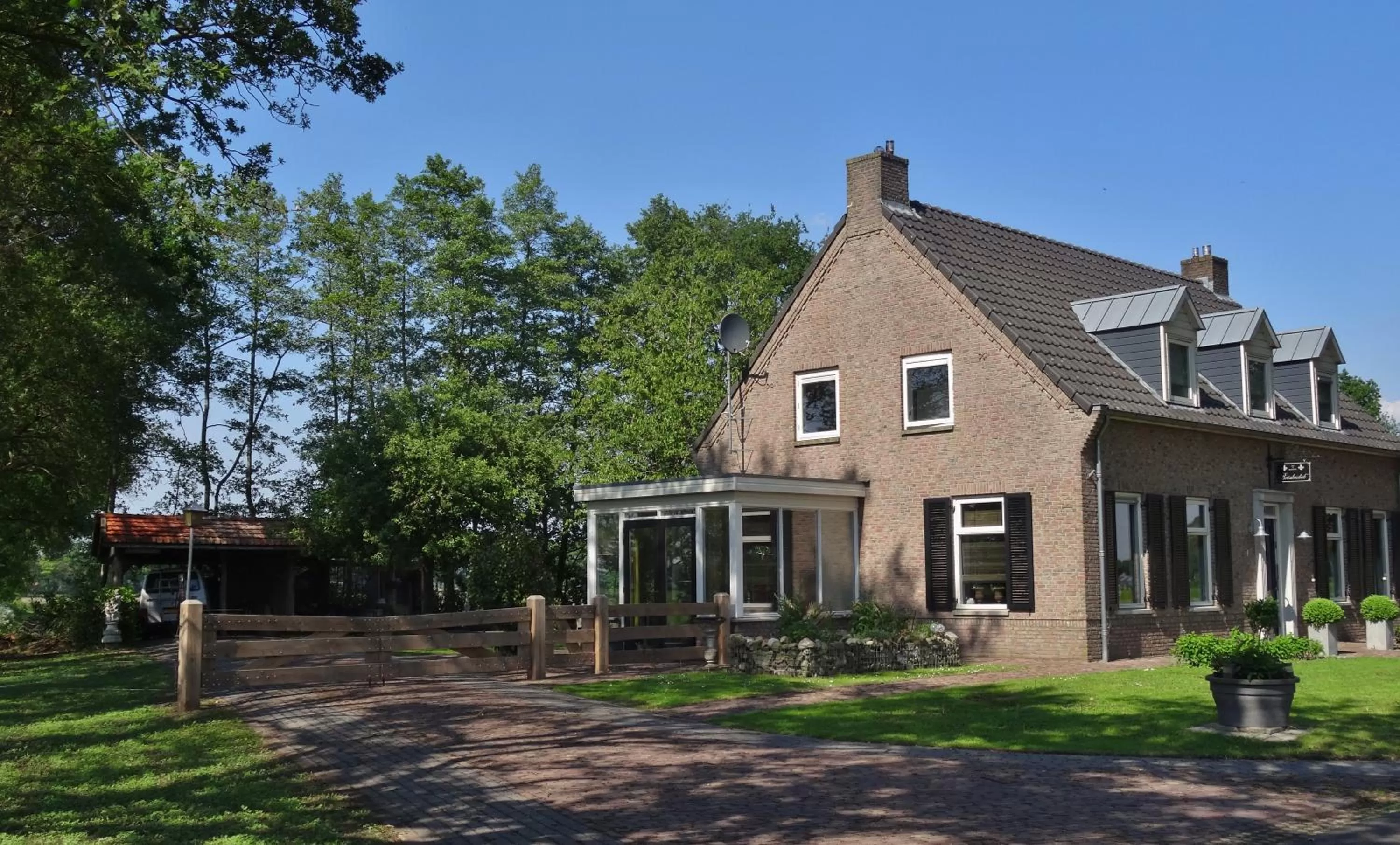 Property building in Brinkesdiek