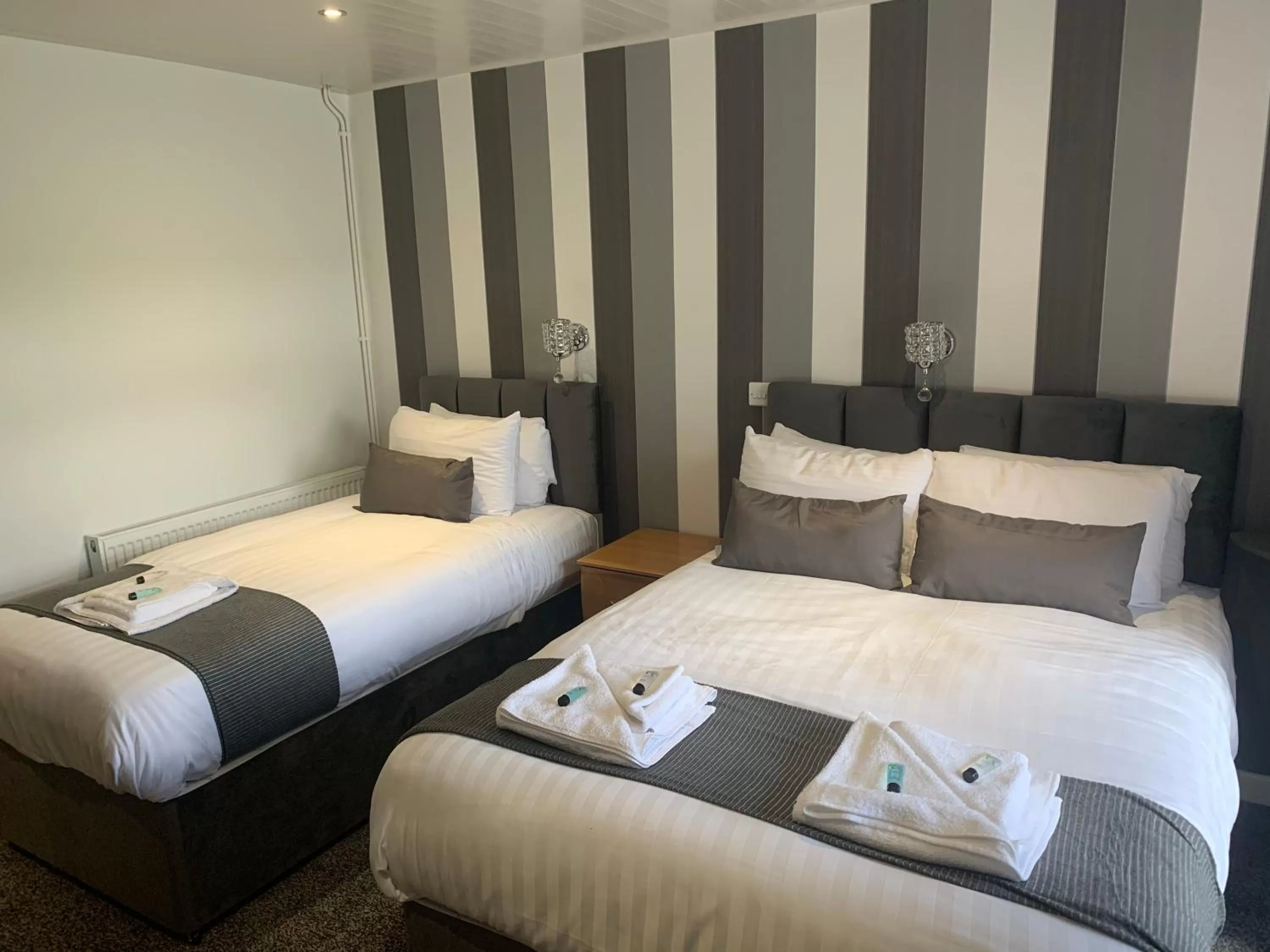 Bedroom, Bed in Conwy Valley Hotel