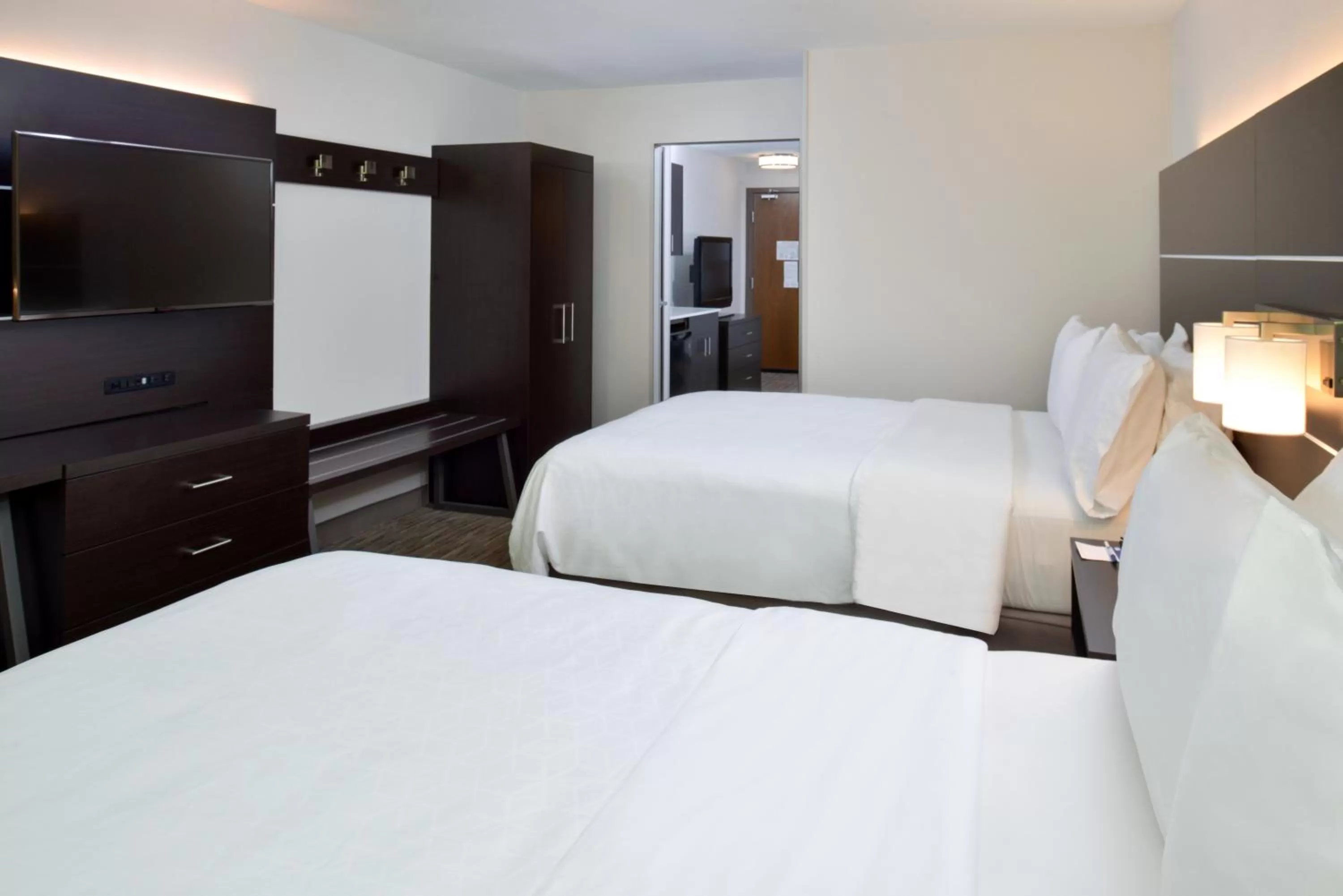 Photo of the whole room, Bed in Holiday Inn Express & Suites Pueblo by IHG