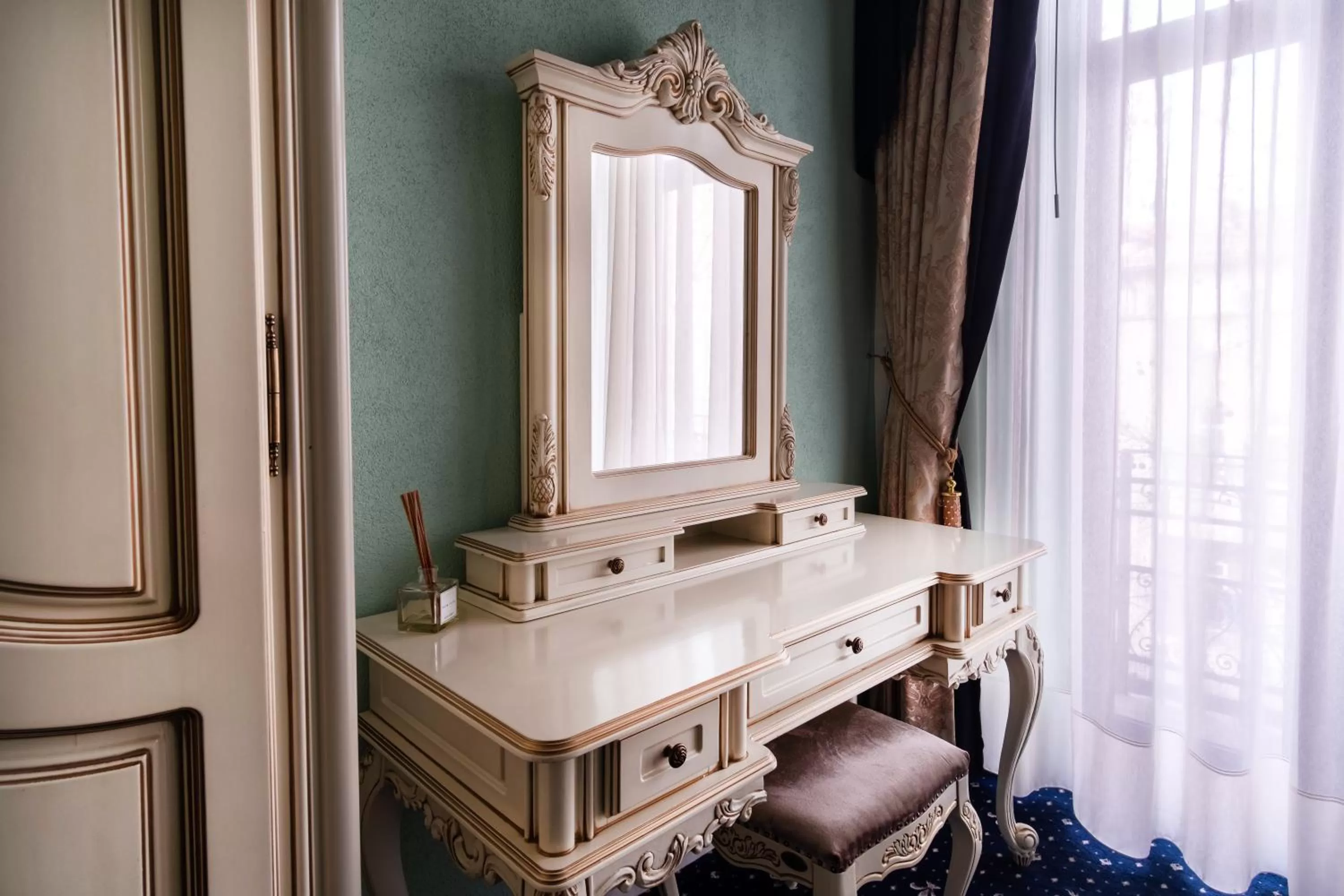 Decorative detail in JMR Royal -Luxury Rooms & Private Sauna