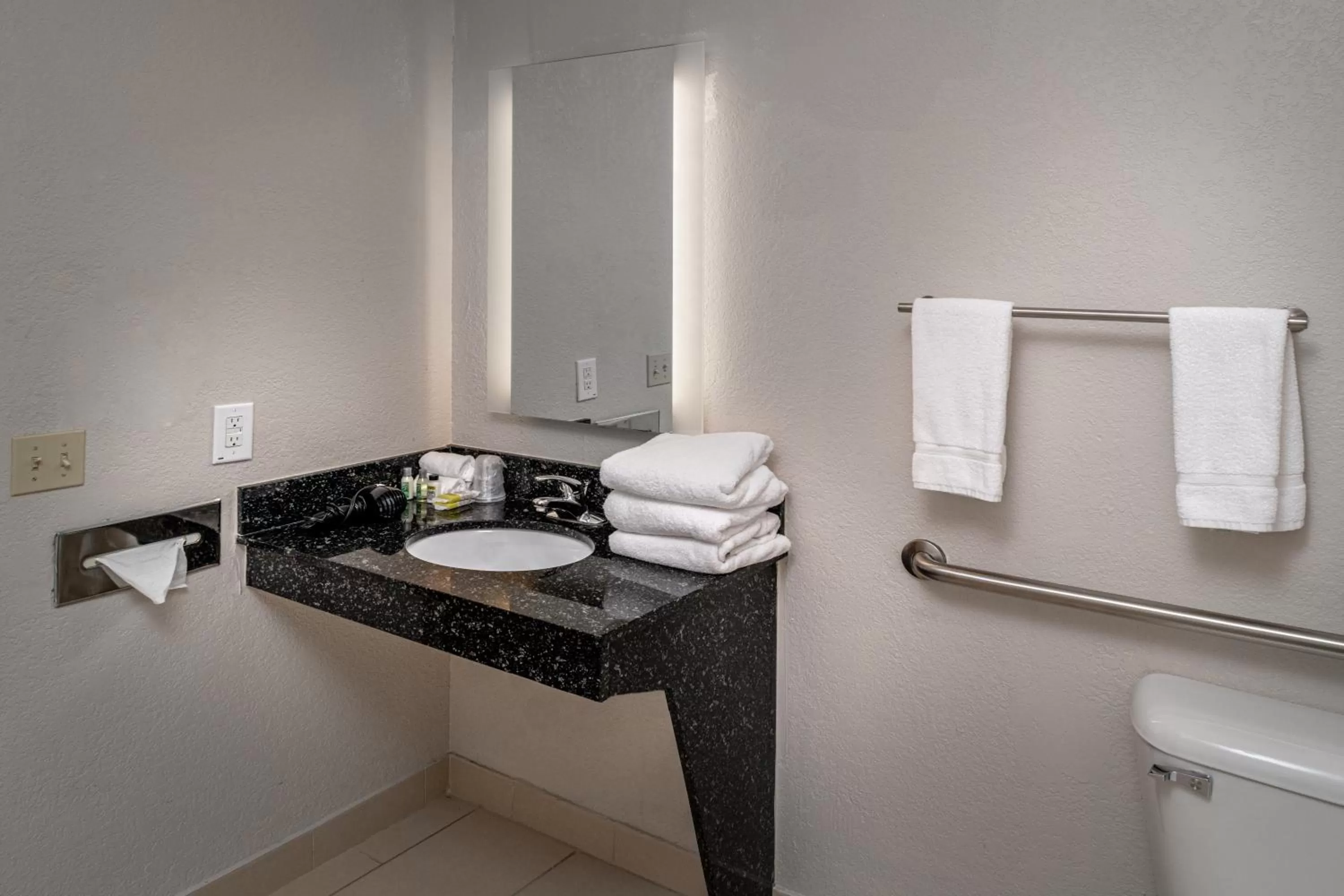 Bathroom in Holiday Inn Express and Suites Pikeville by IHG