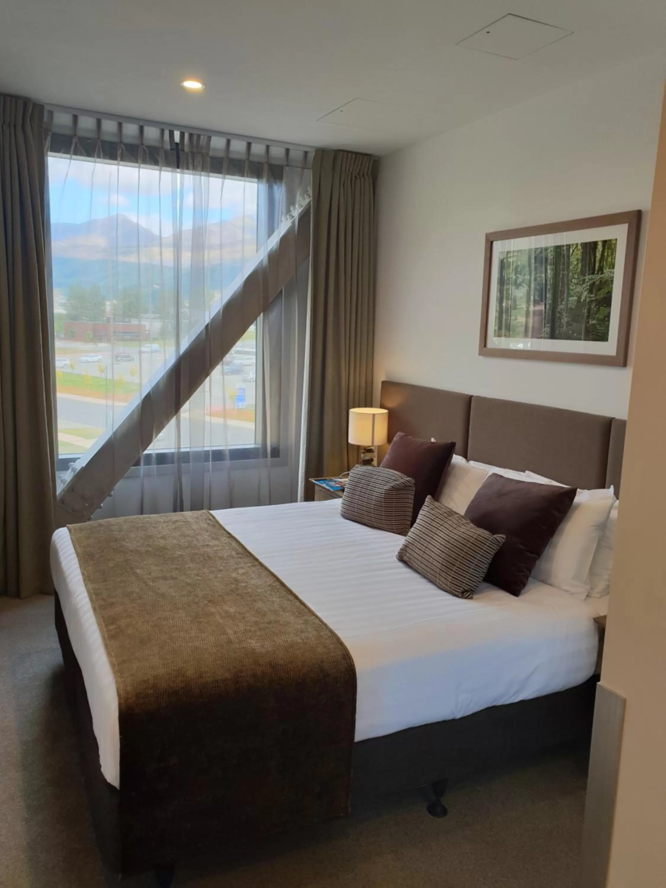View (from property/room), Bed in Wyndham Garden Remarkables Park Queenstown