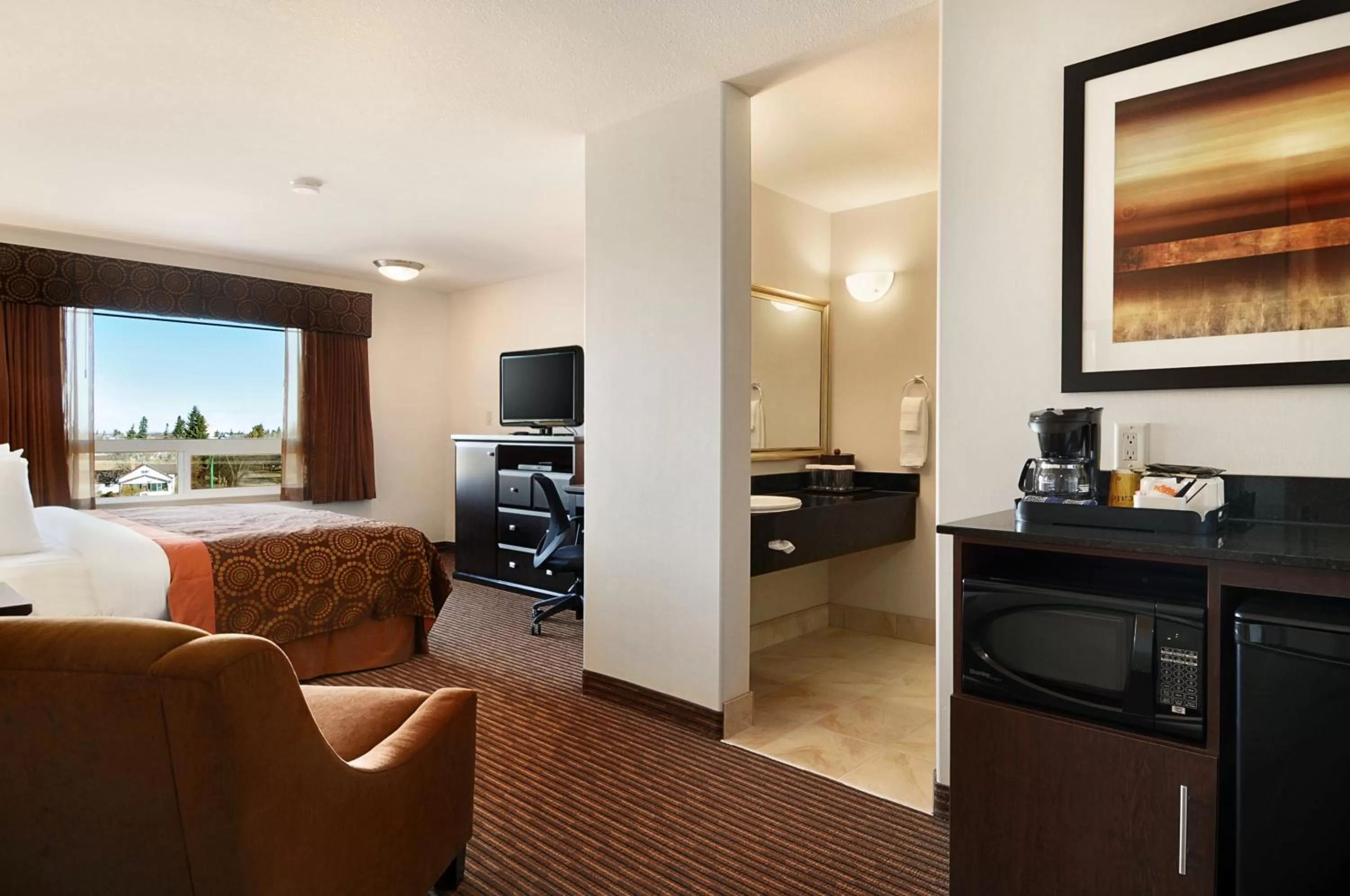 Photo of the whole room, Bed in Canalta Hotel Tisdale