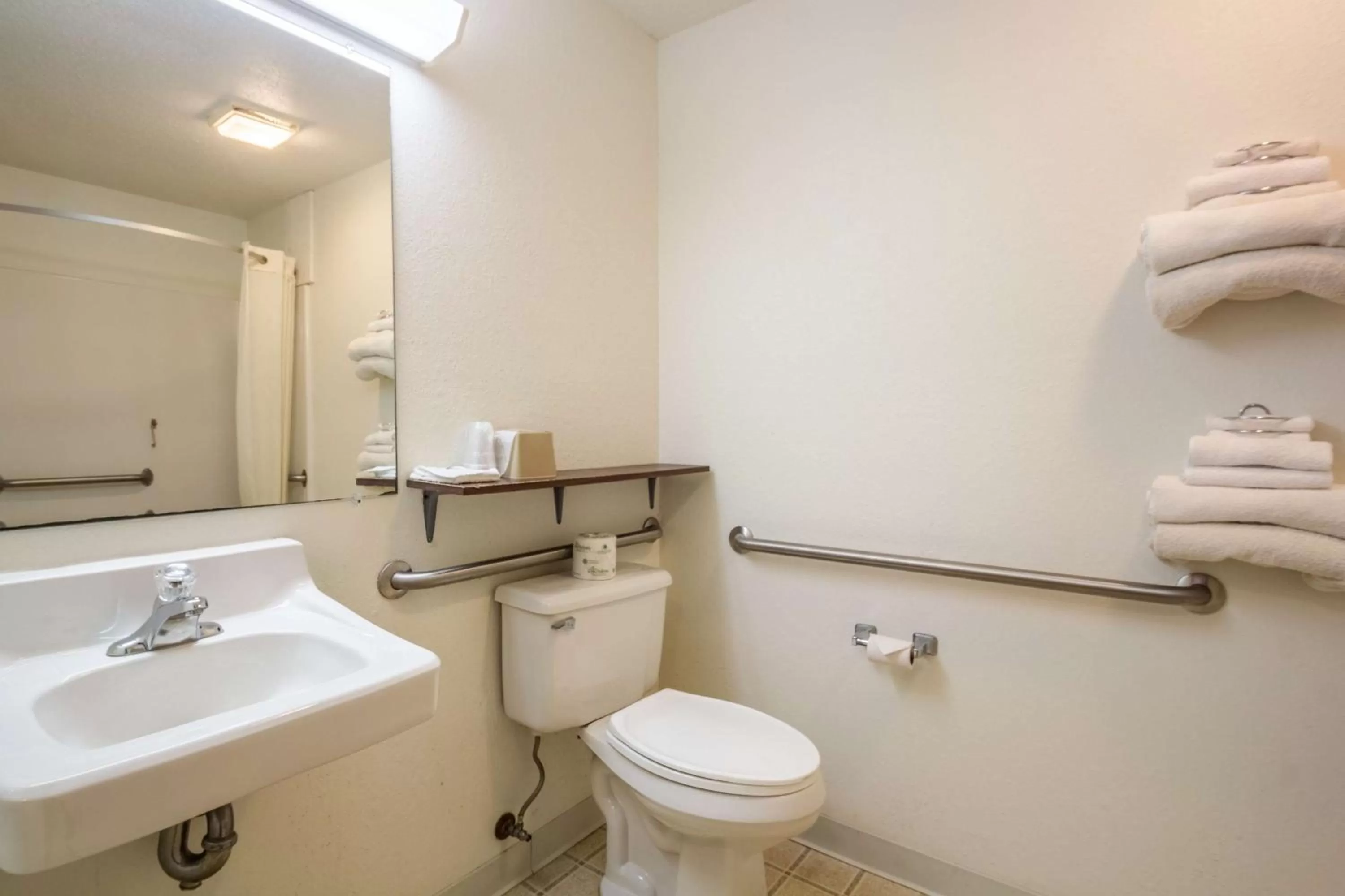 Toilet in Motel 6-Saukville, WI