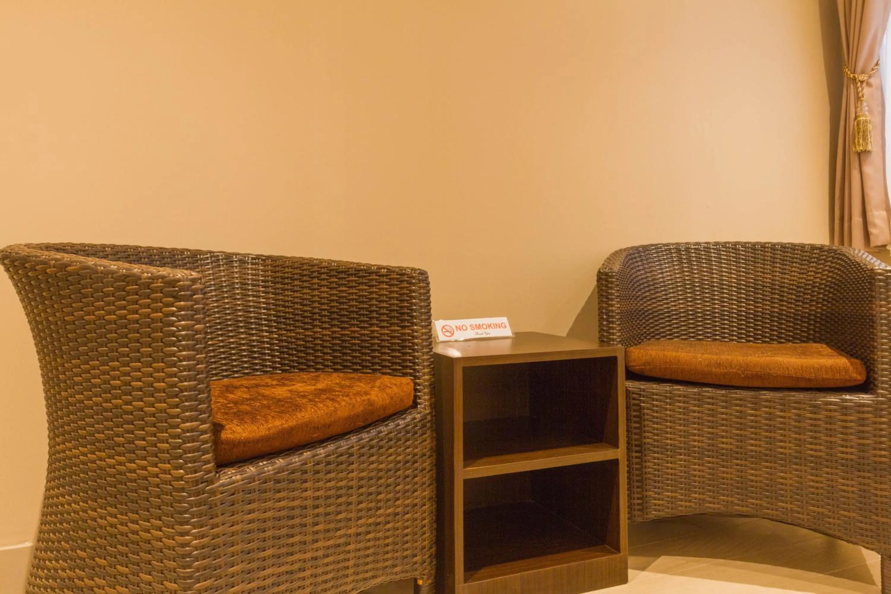 Bedroom in RedDoorz Plus @ Dipatiukur