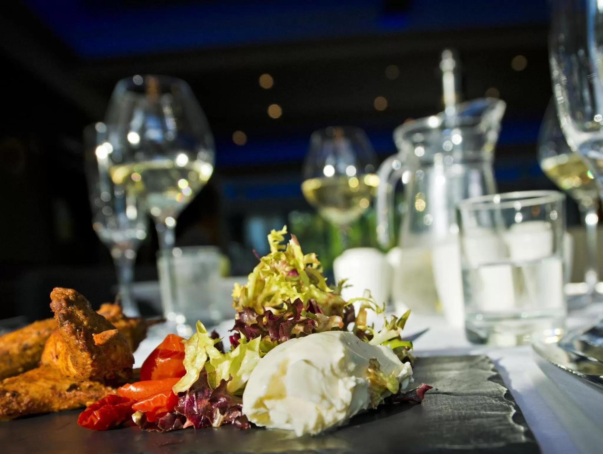 Restaurant/places to eat in Number 10 Hotel