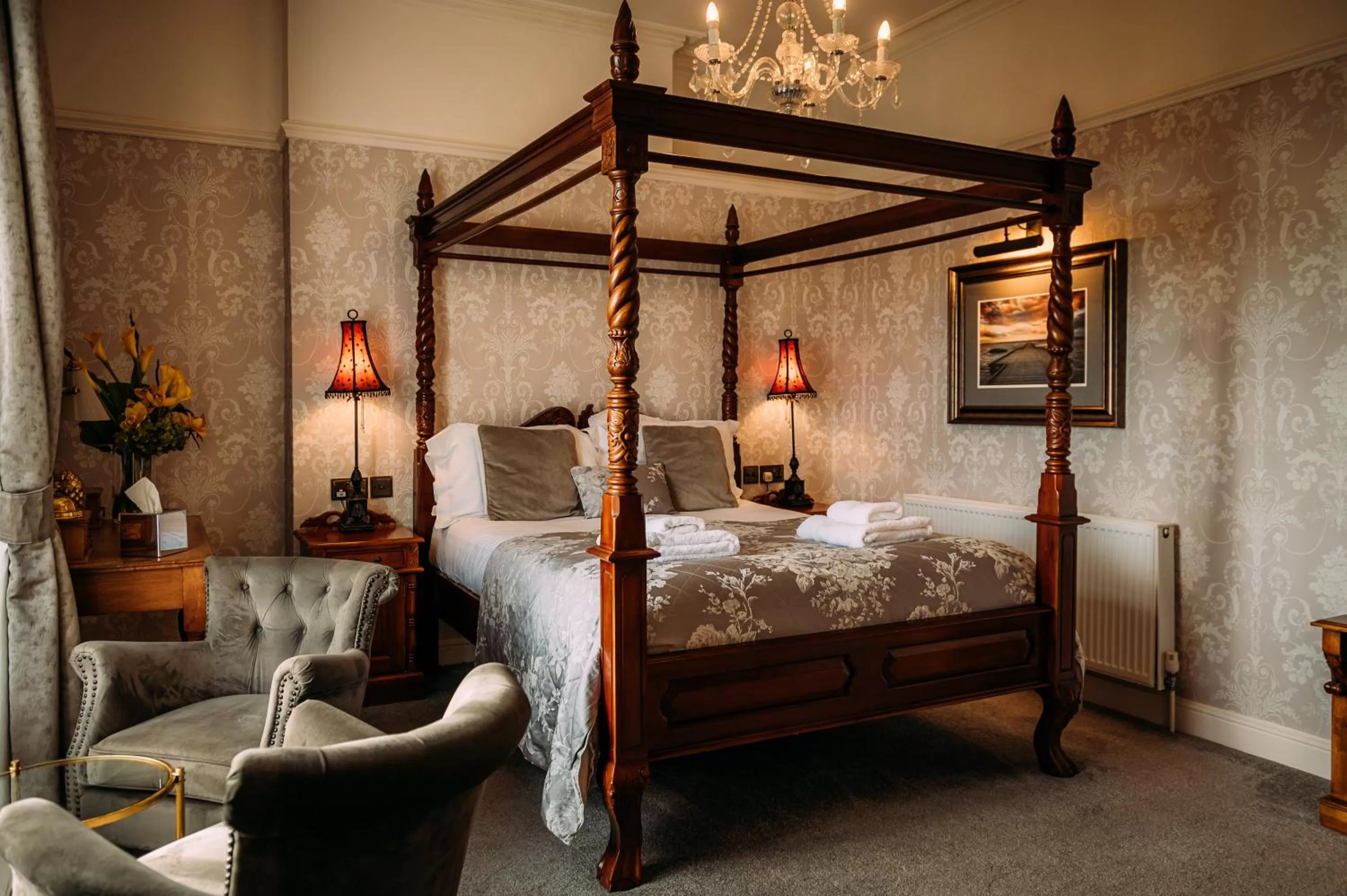 Bed in The Queens Hotel