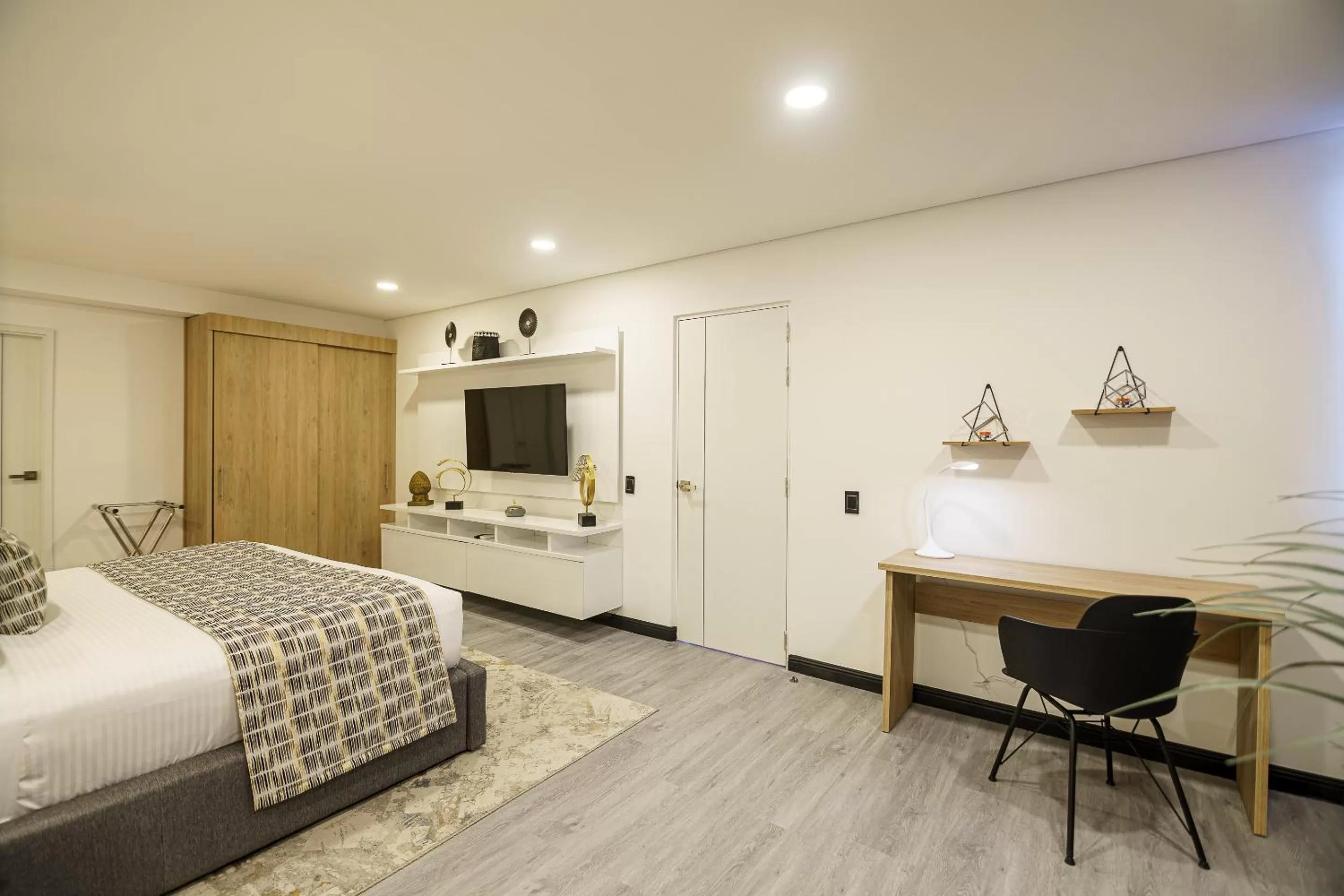 Bedroom, Bed in First Class Hotel