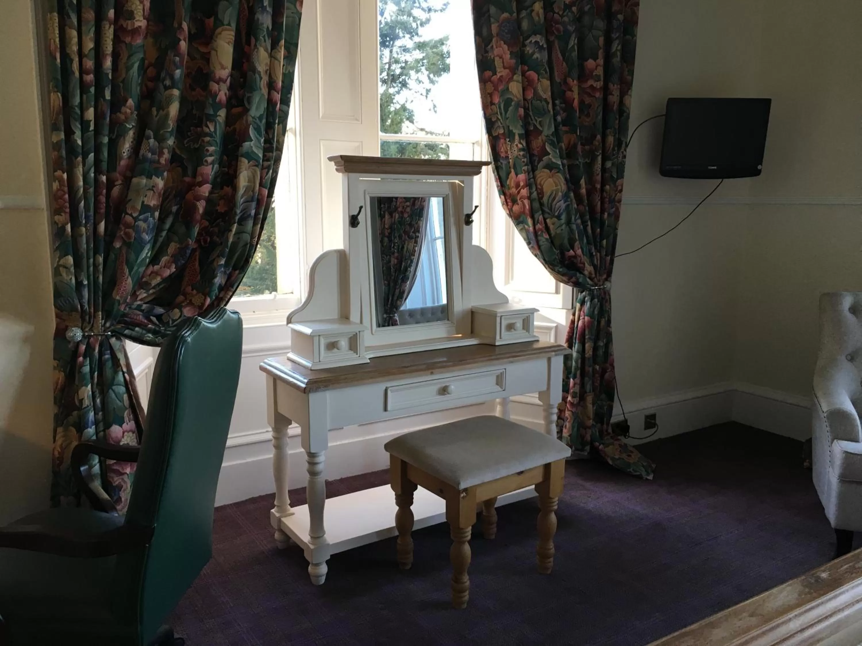 Bedroom in Mansfield House Hotel