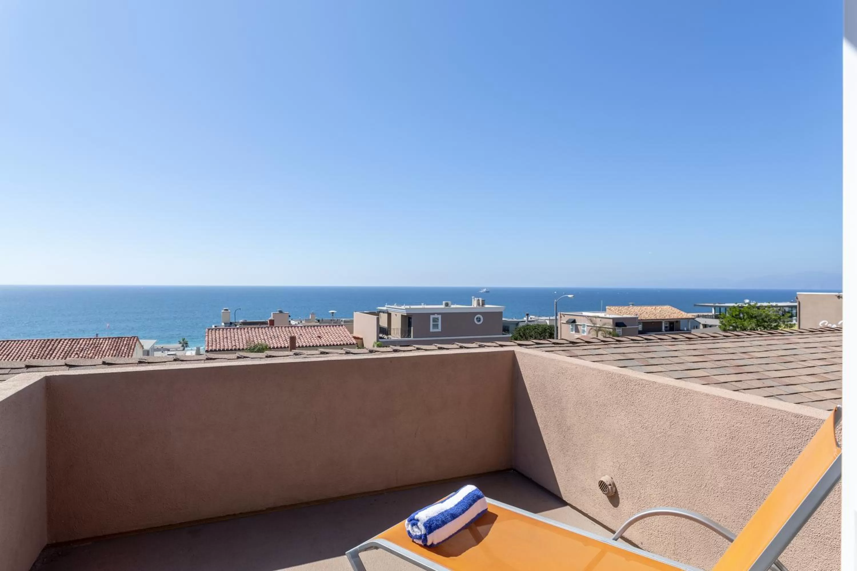 Balcony/Terrace in The Sea View Inn At The Beach