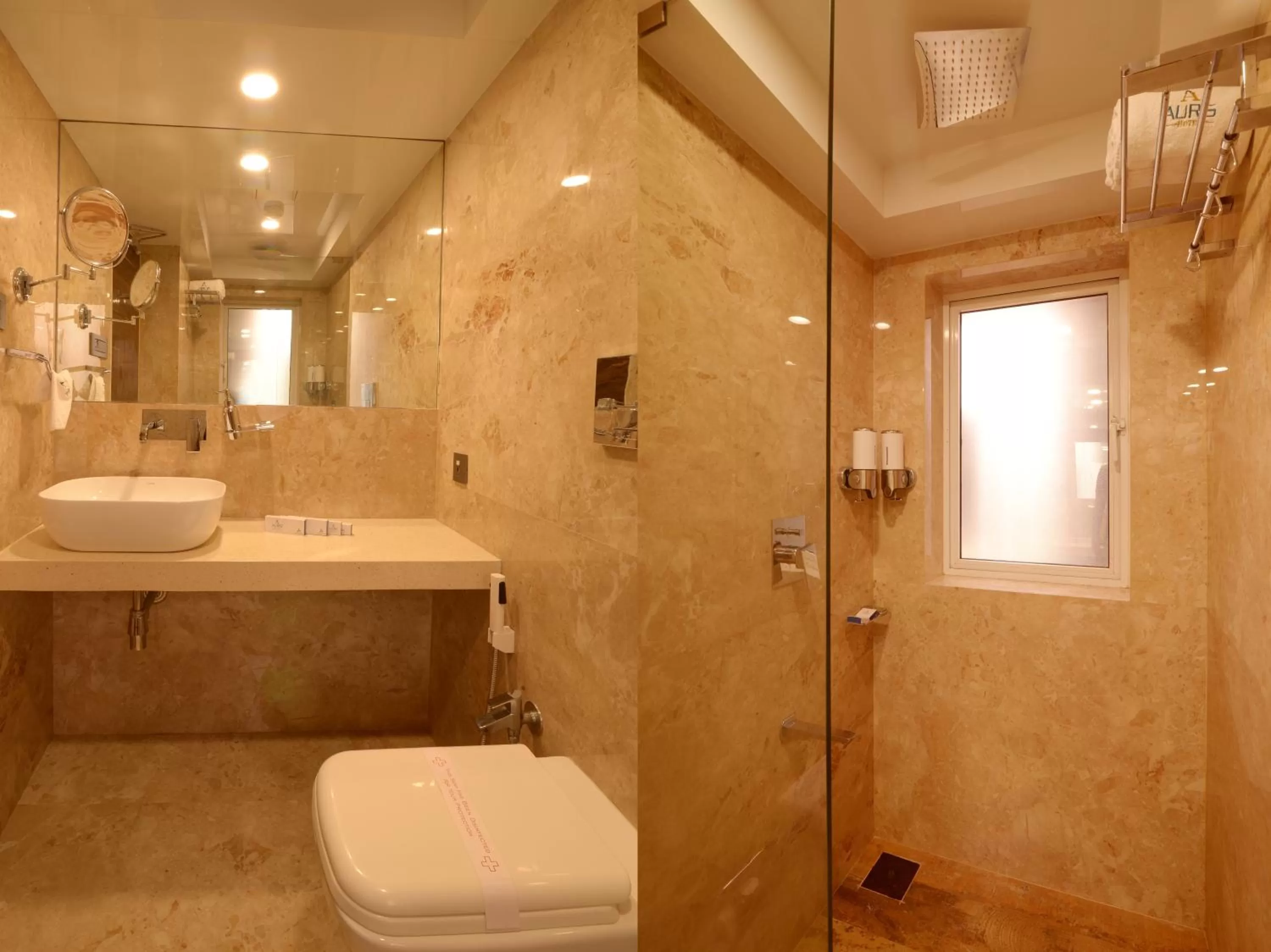 Bathroom in Hotel Auris & Banquets, Mumbai International Airport