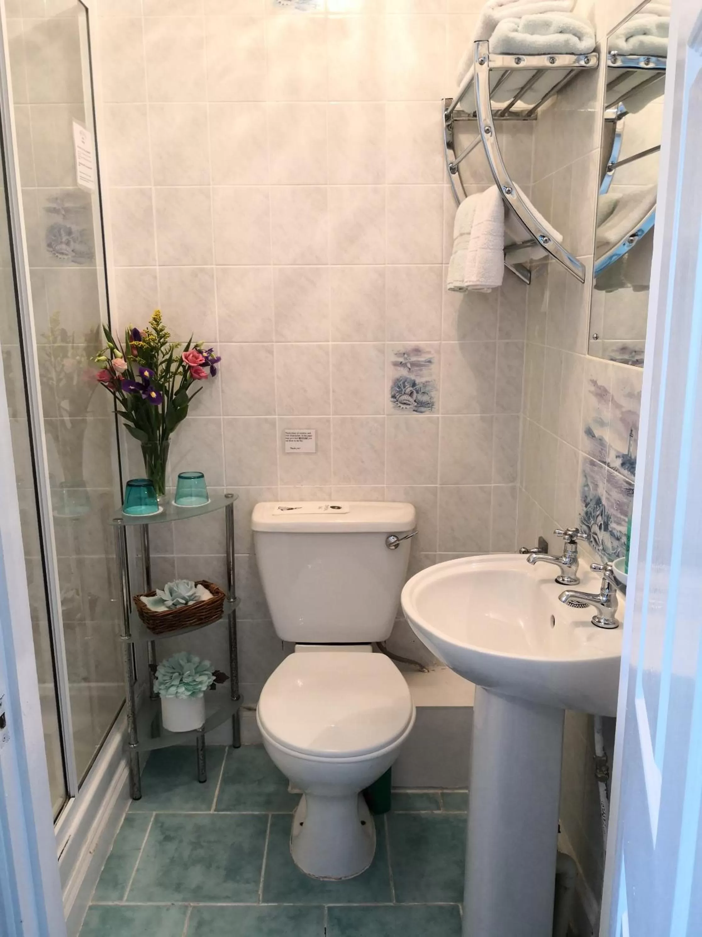 Shower in Arches B&B