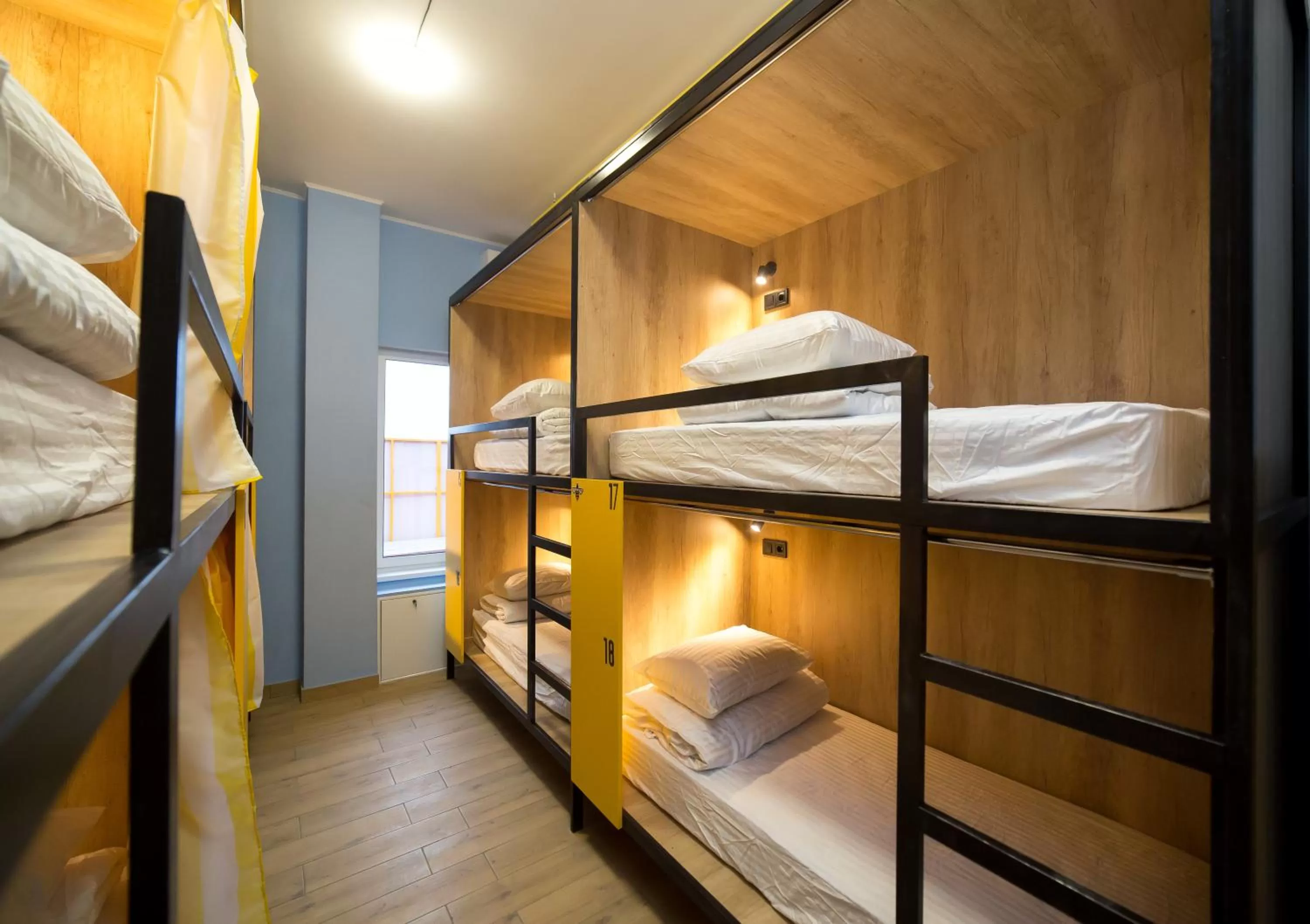 Bed in HOTEL Bee Station