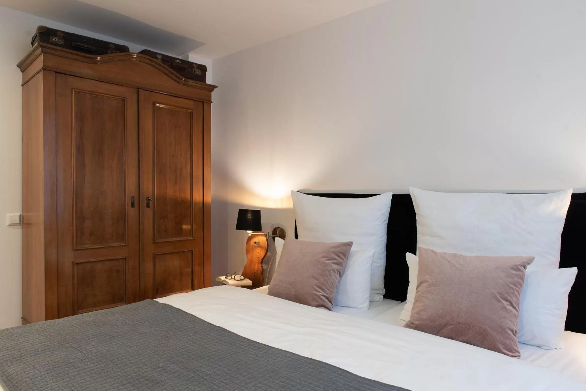 Bedroom, Bed in der Gänsbühl auf der Stadtmauer