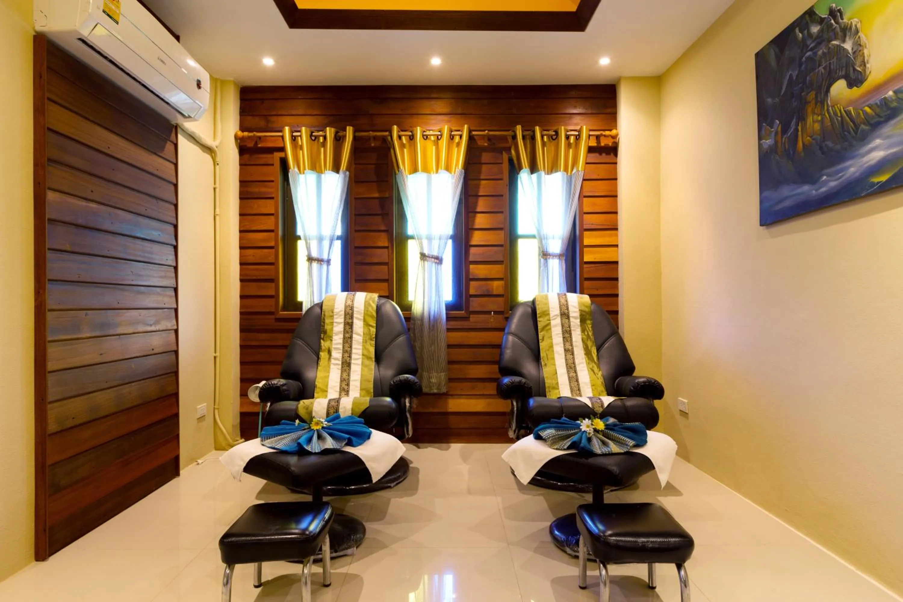 Massage in Naina Resort & Spa - SHA Extra Plus