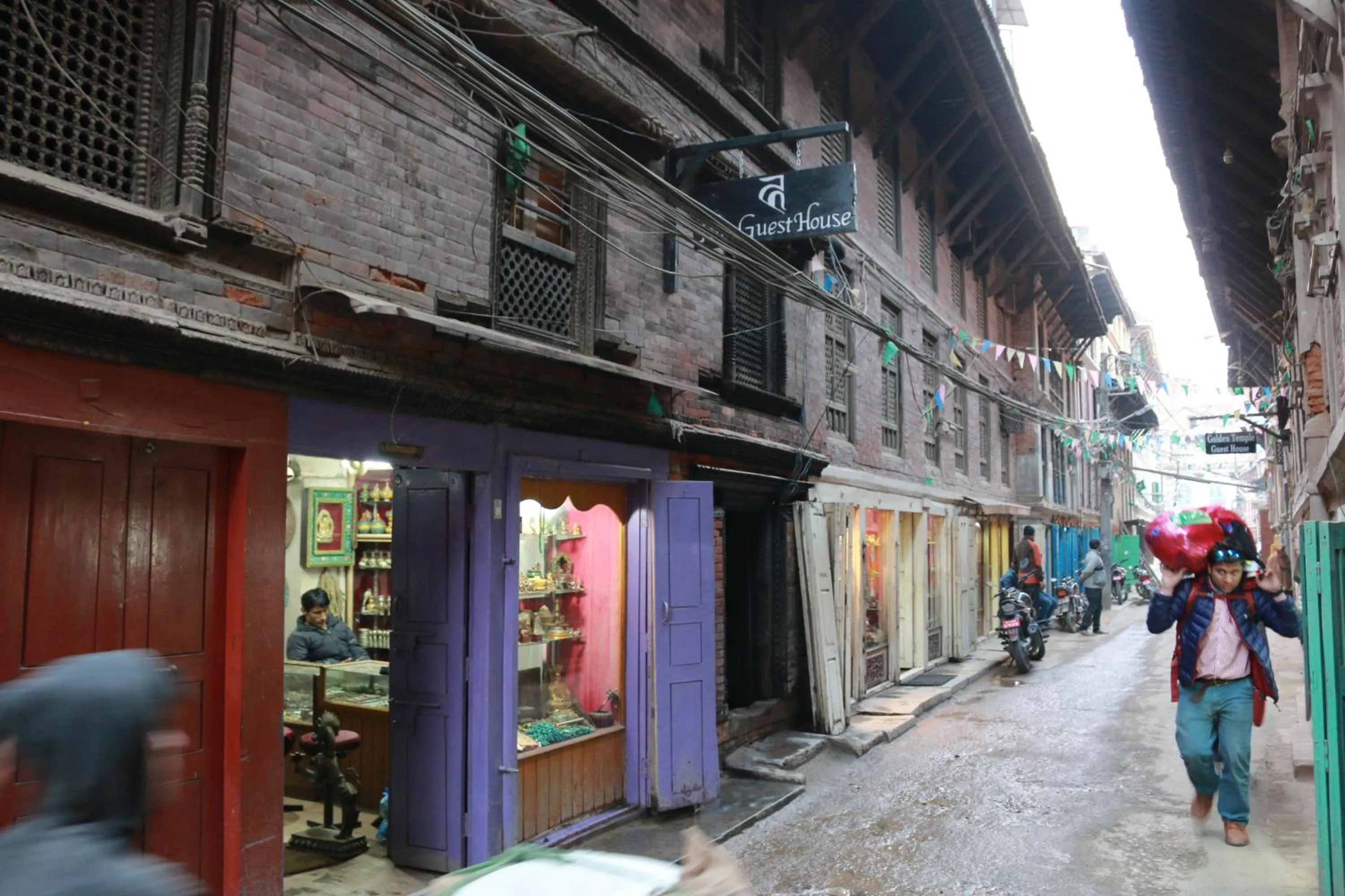 Street view in Hira Guest House