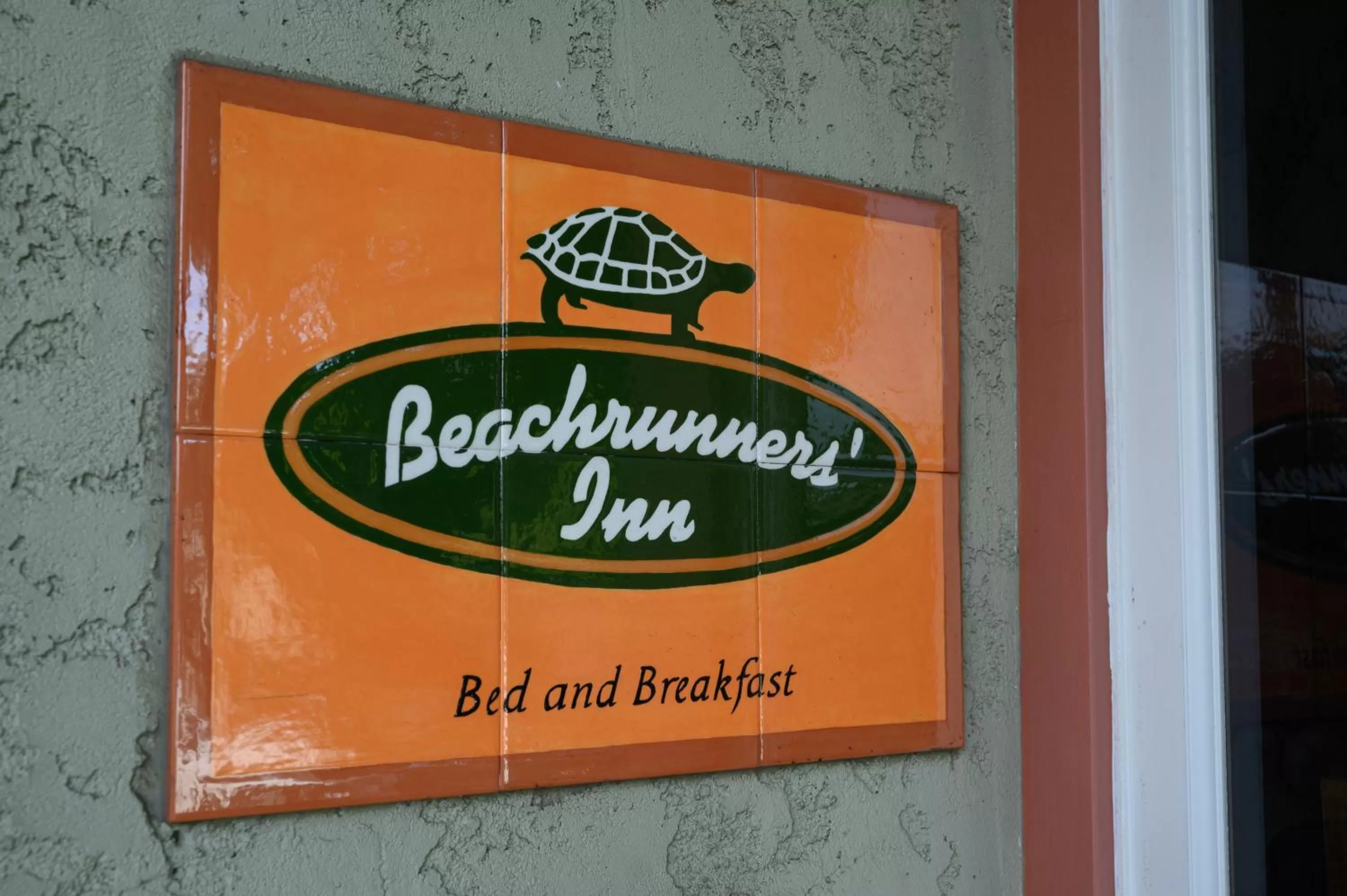 Property building in Beachrunners Inn