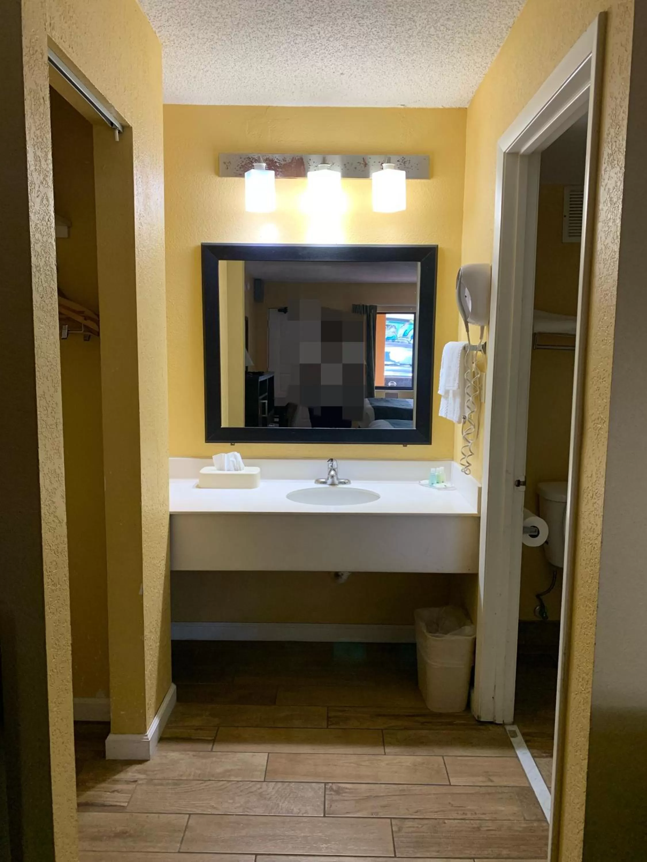 Bathroom in Quality Inn Gainesville near University