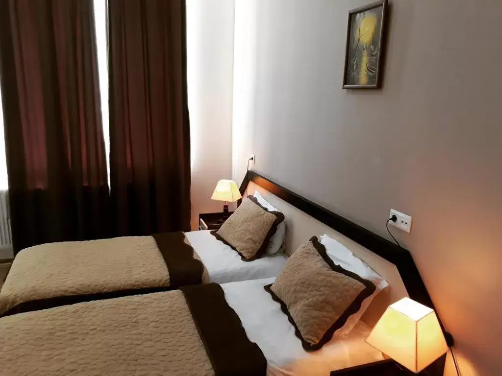 Standard Triple Room in Backstreet Hotel - Near Tbilisi Central Standard Triple Room in Backstreet Hotel - Near Tbilisi Central